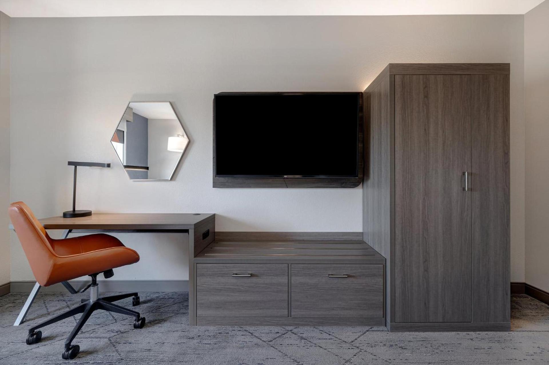 Holiday Inn Express & Suites Ontario - Chino Hills by IHG photo 59