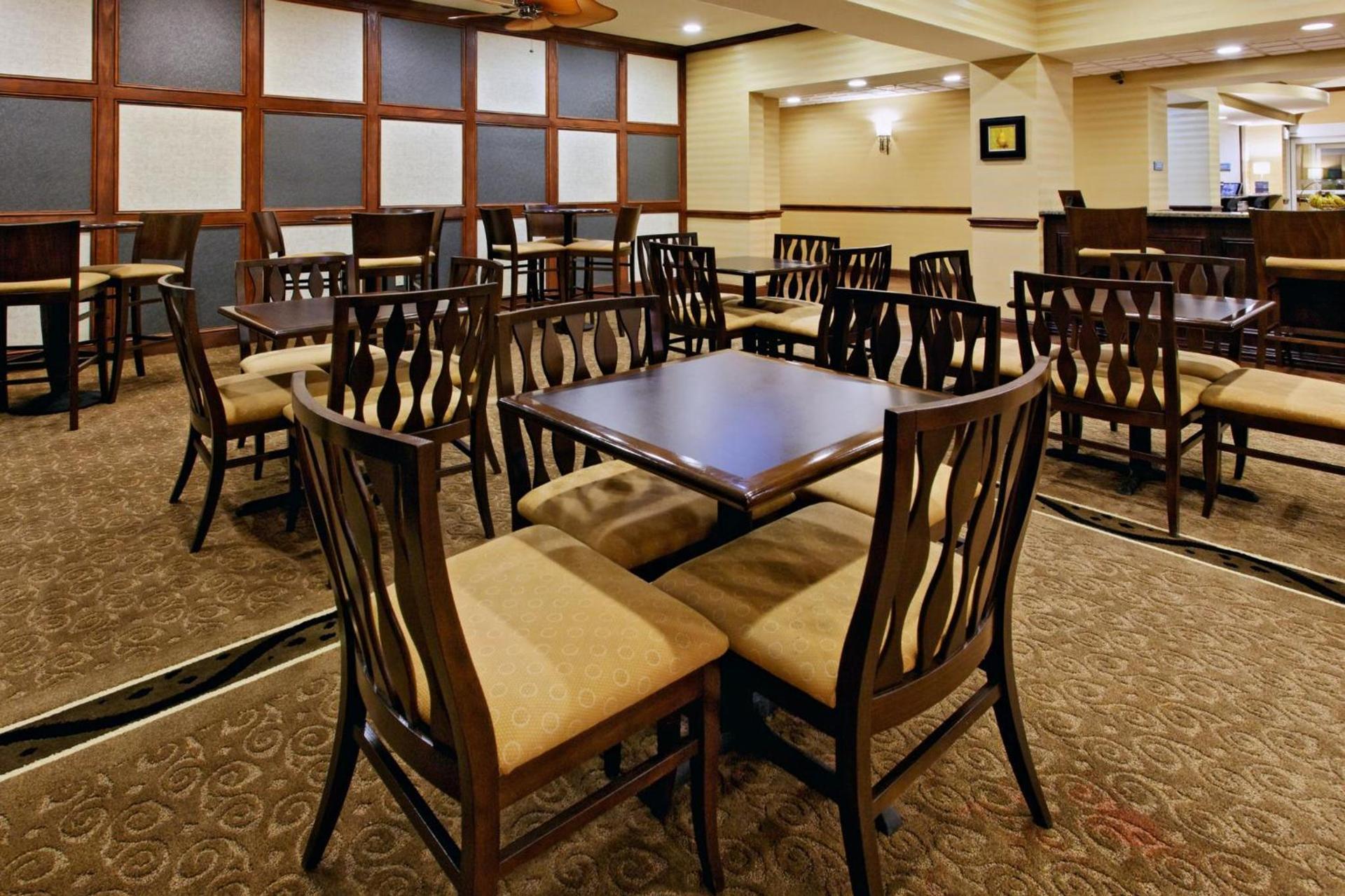 Holiday Inn Express Hotel & Suites Cleburne by IHG photo 51