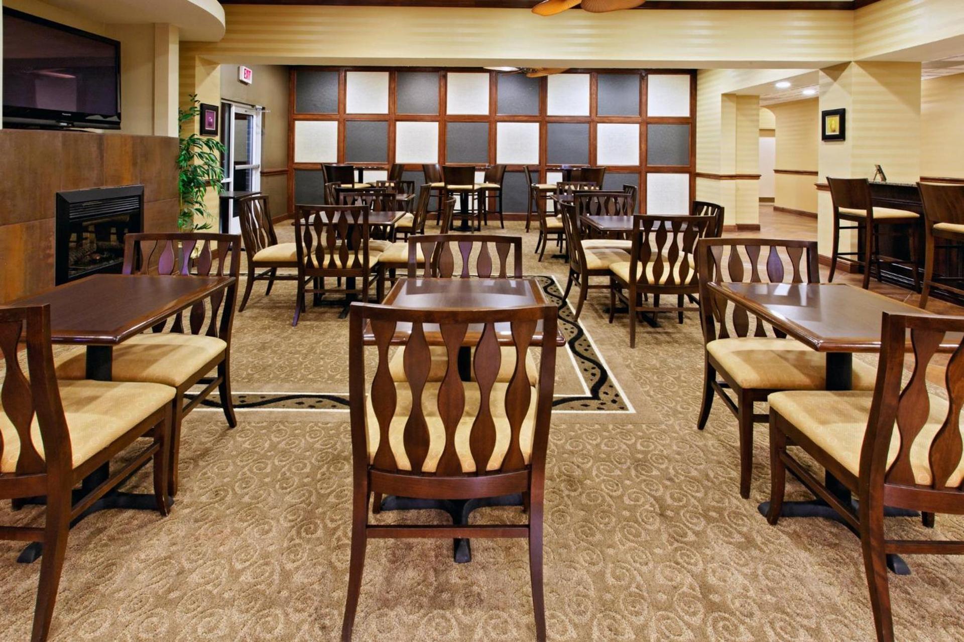 Holiday Inn Express Hotel & Suites Cleburne by IHG photo 52