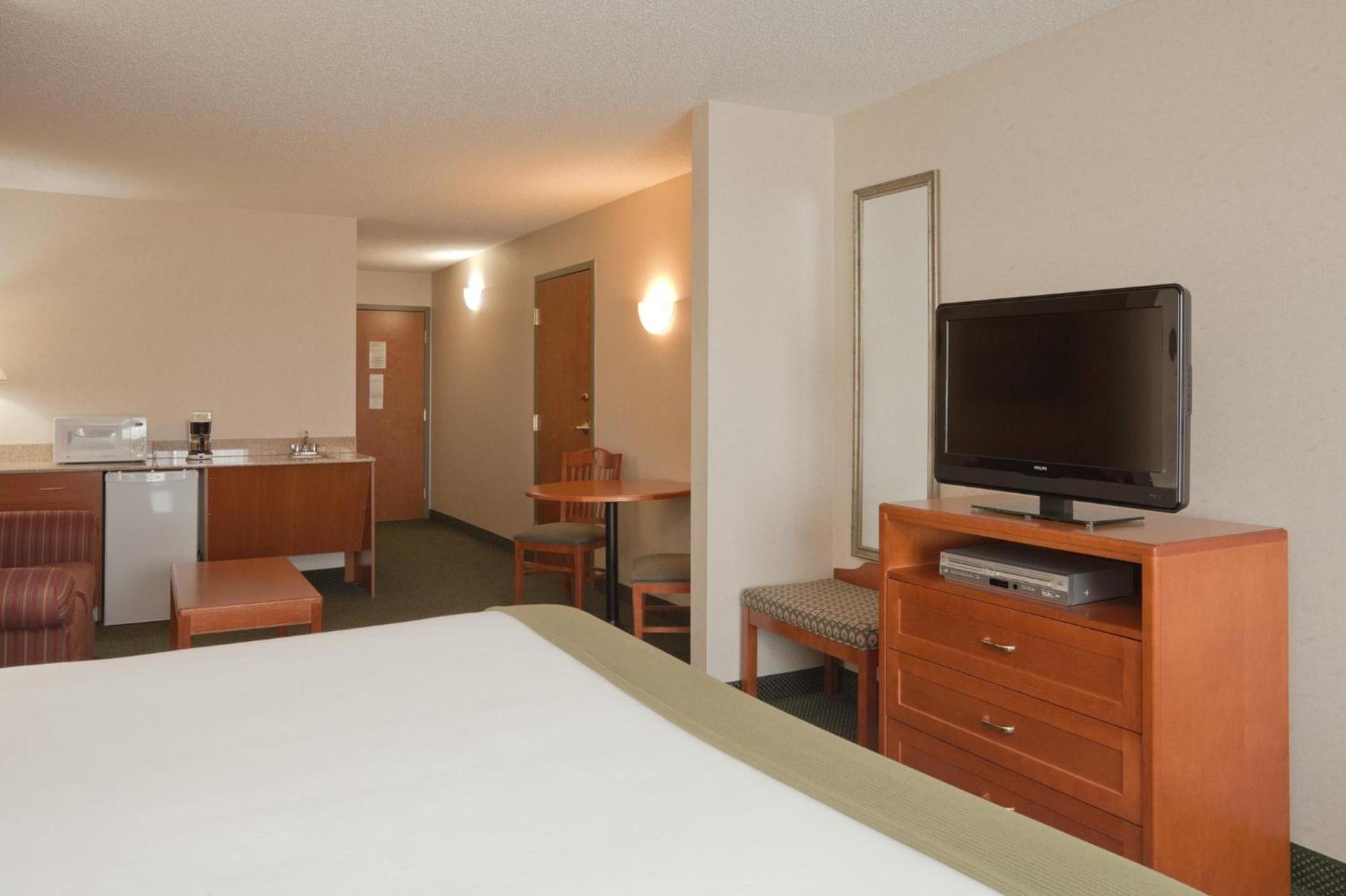 Holiday Inn Express Hotel & Suites Bryan-Montpelier by IHG photo 99