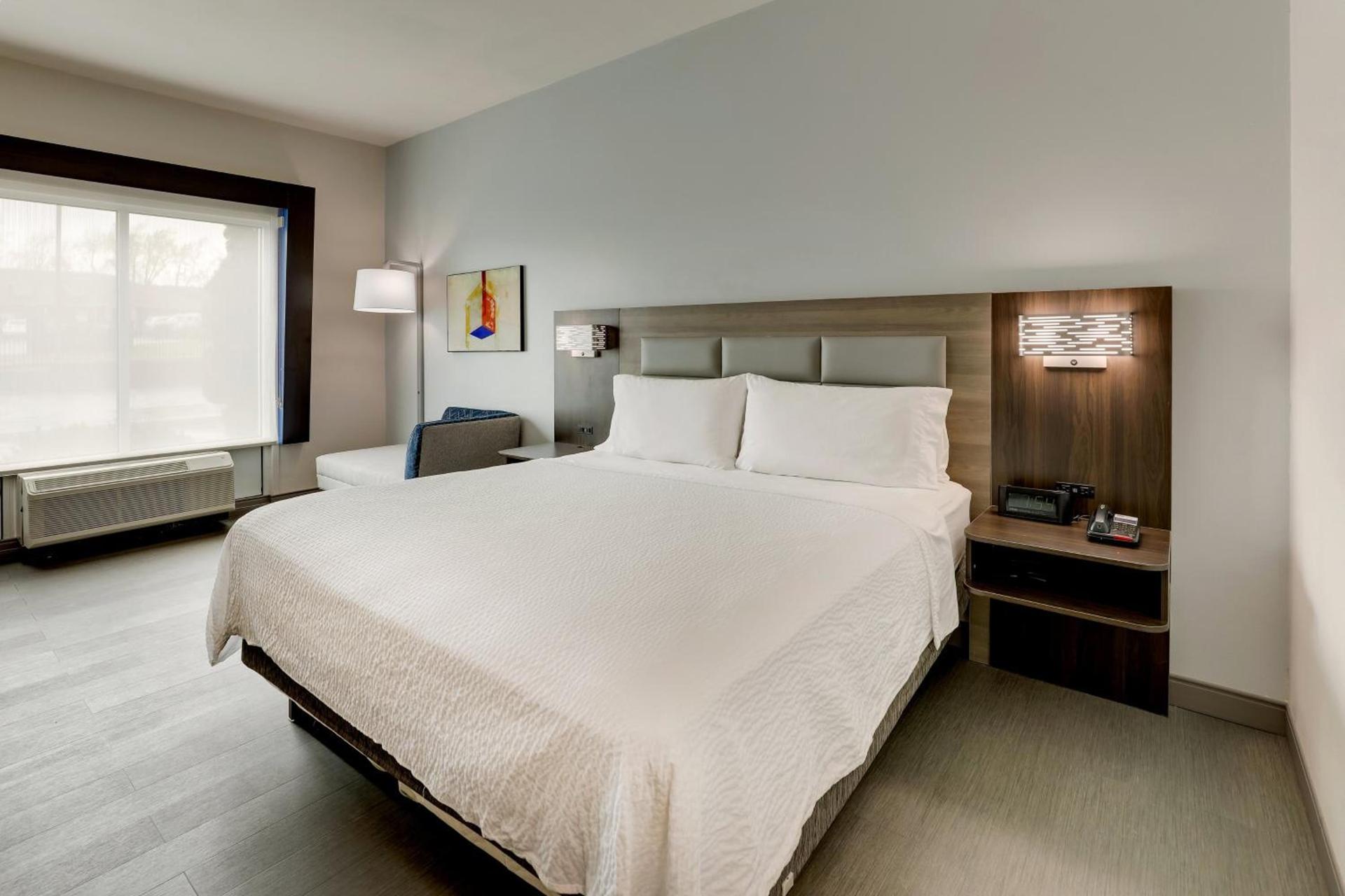 Holiday Inn Express Hotel & Suites Richmond by IHG photo 63