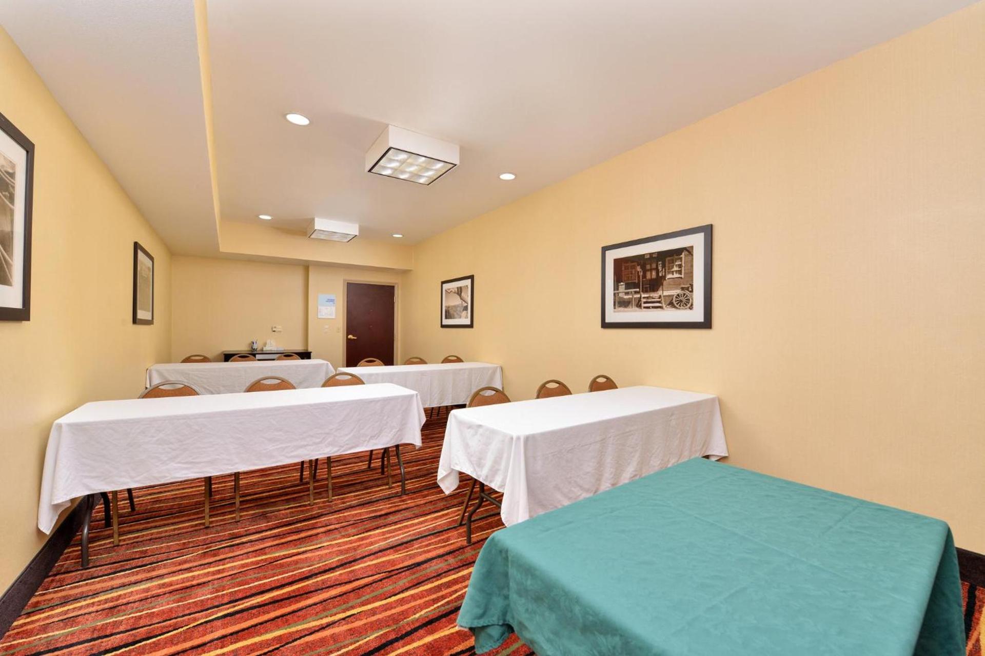 Holiday Inn Express & Suites Austin SW - Sunset Valley by IHG photo 59