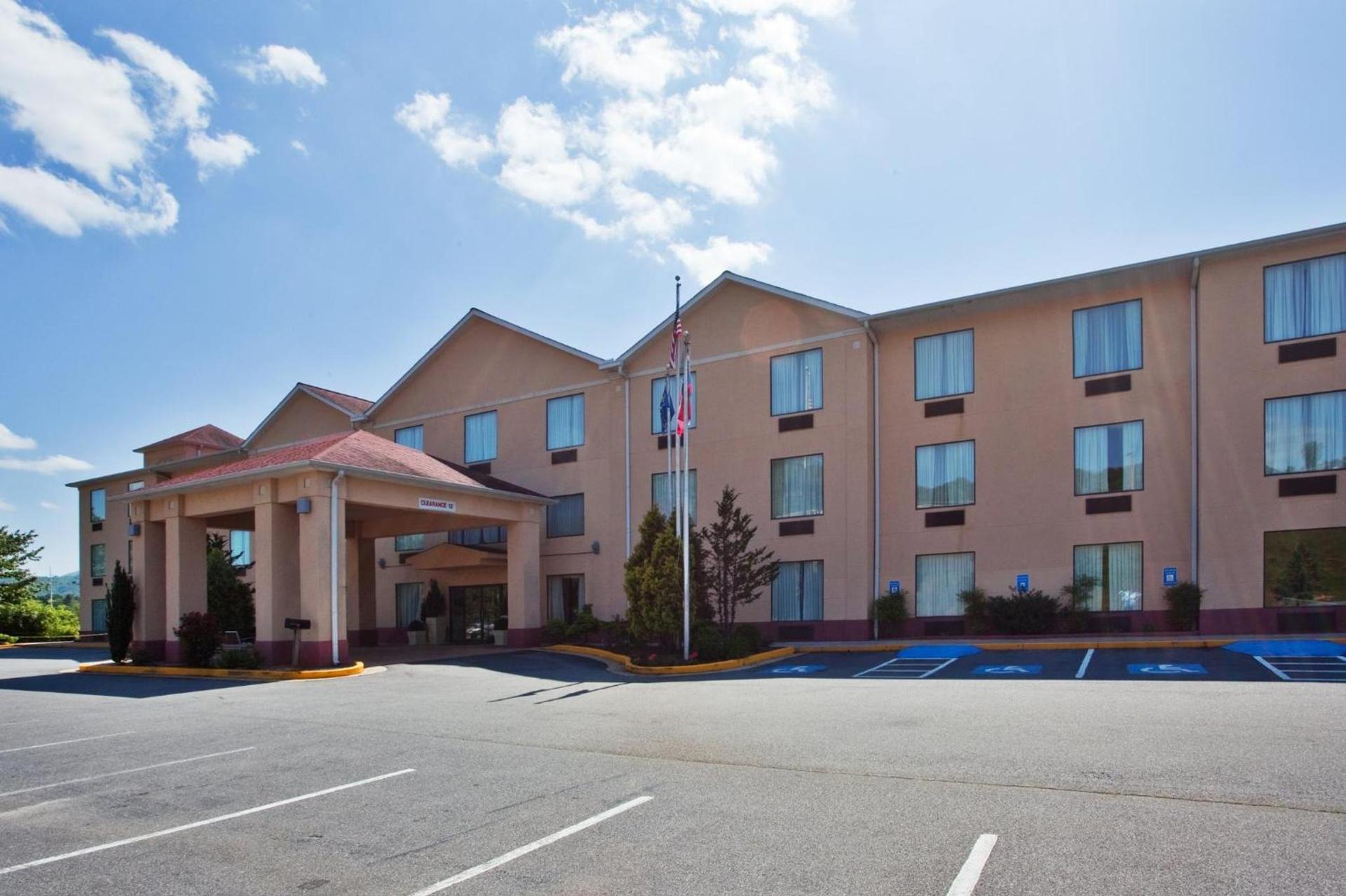 Holiday Inn Express & Suites Hiawassee by IHG photo 45