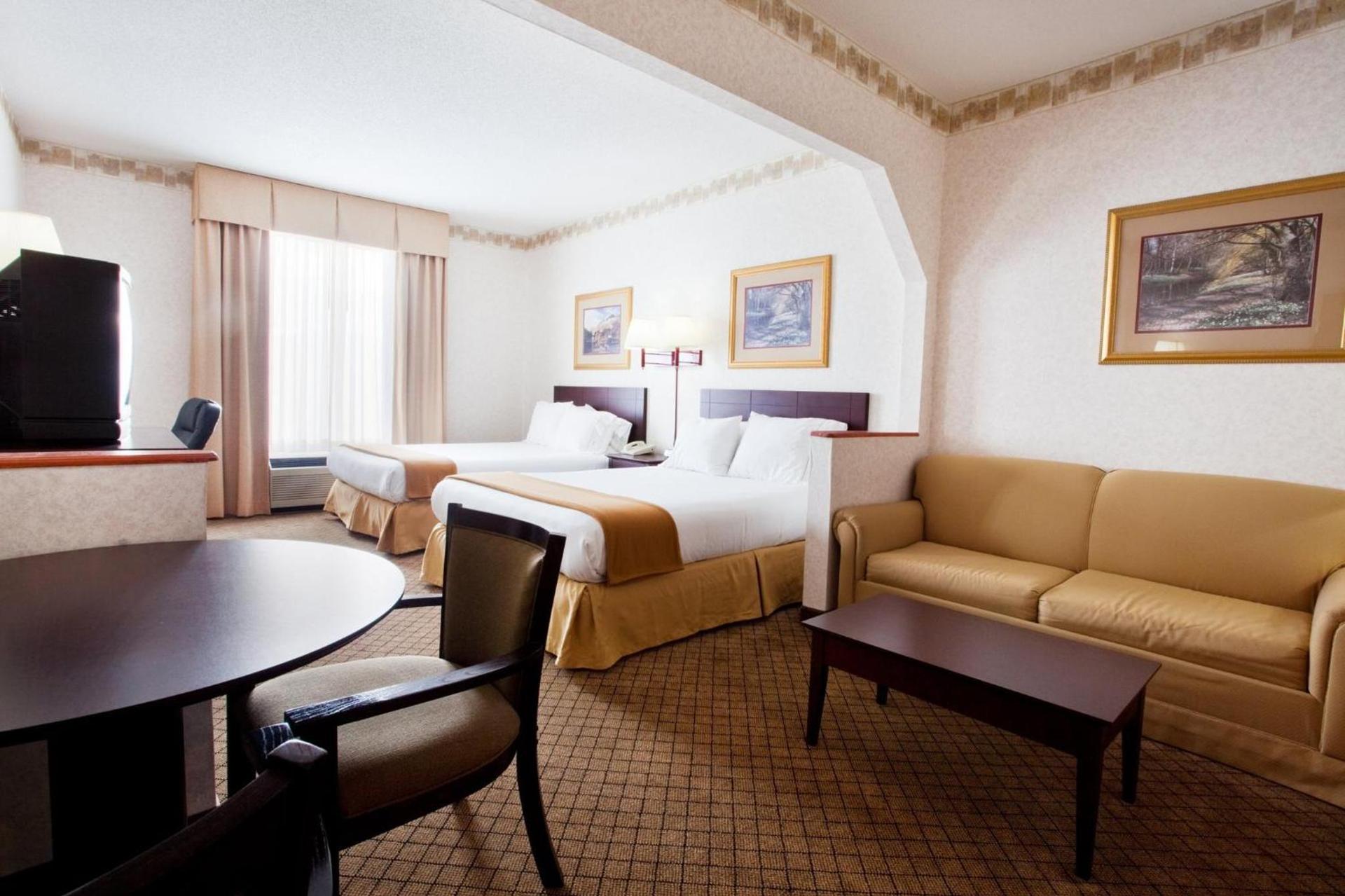 Holiday Inn Express & Suites Hiawassee by IHG photo 38