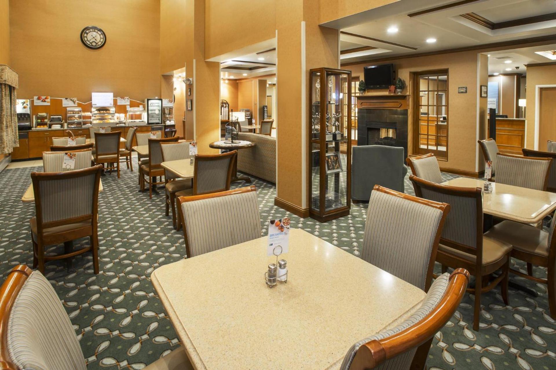 Holiday Inn Express & Suites Culpeper by IHG photo 14
