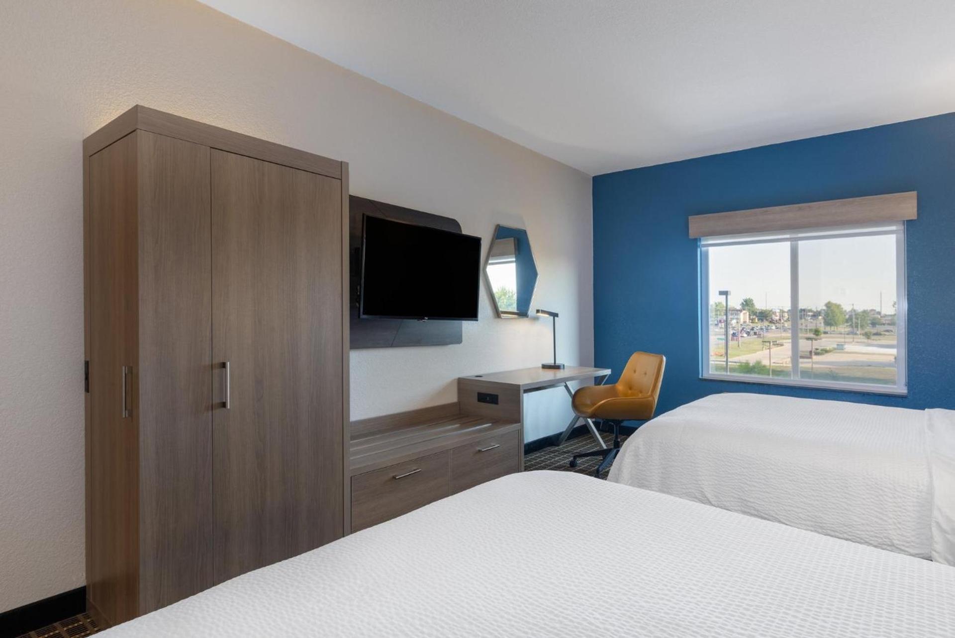 Holiday Inn Express & Suites Pittsburg by IHG photo 69