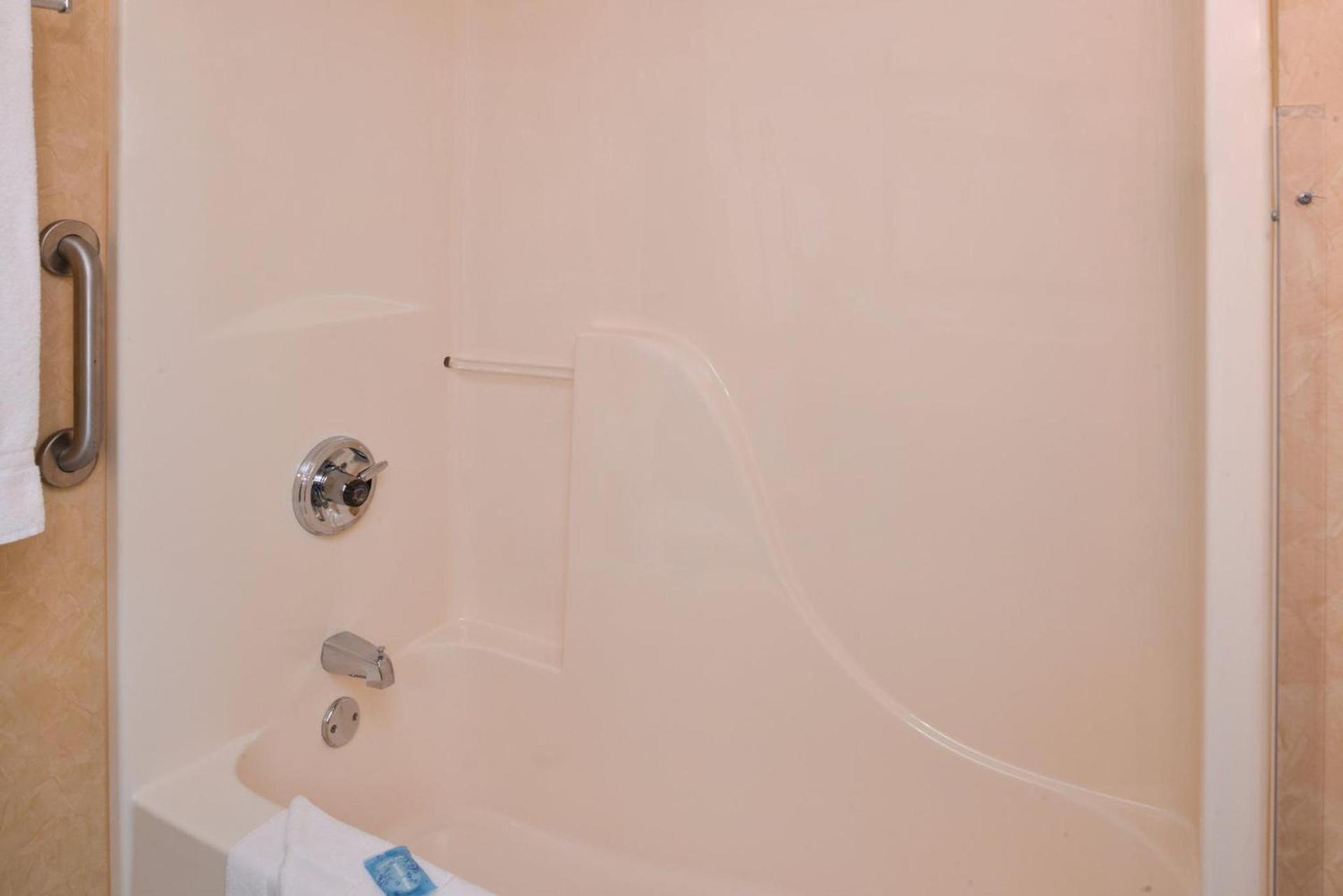 Holiday Inn Express La Junta by IHG photo 17