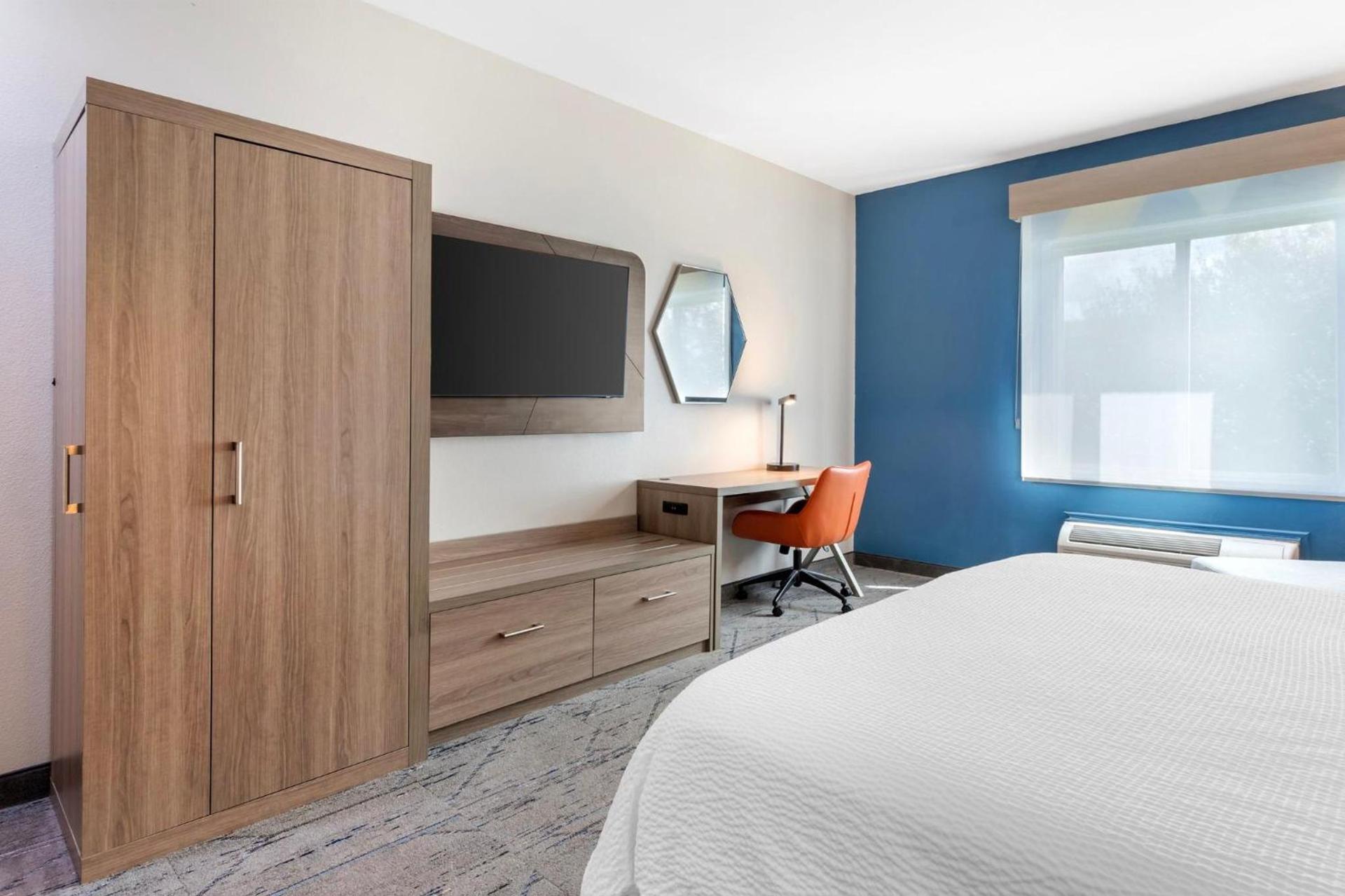 Holiday Inn Express Hotel and Suites Alice by IHG photo 49
