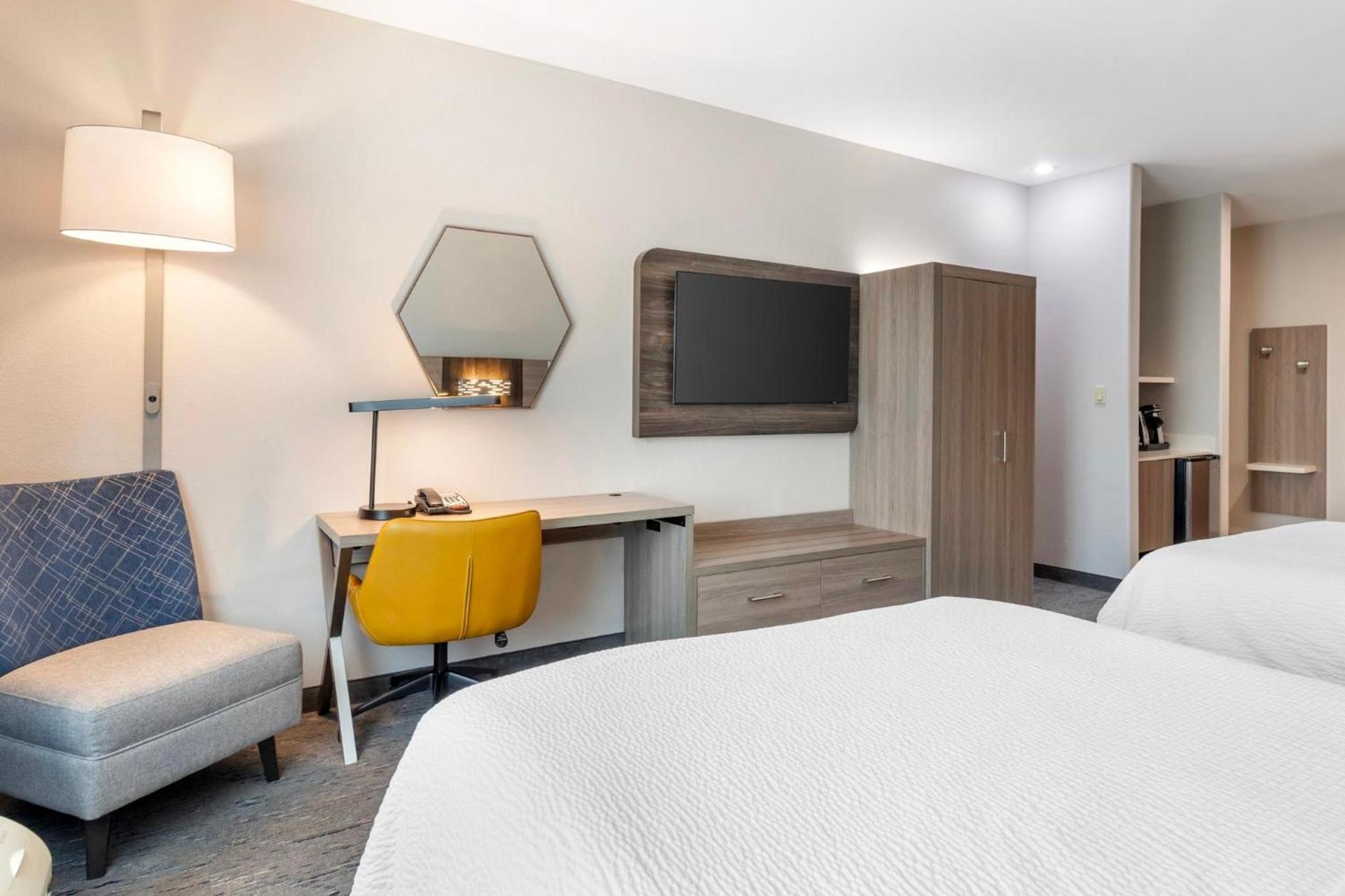 Holiday Inn Express Hotel and Suites Alice by IHG photo 53