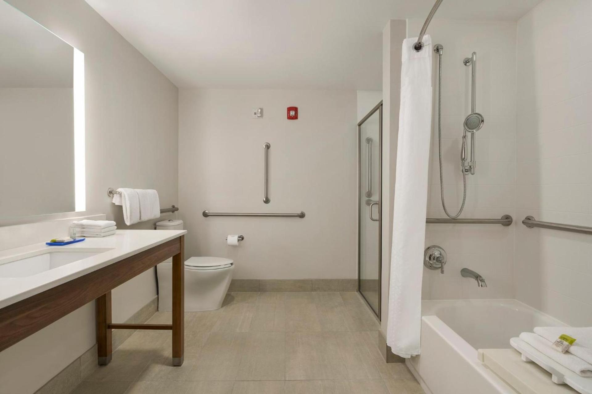 Holiday Inn Express Hotel & Suites Mount Pleasant - Charleston by IHG photo 41