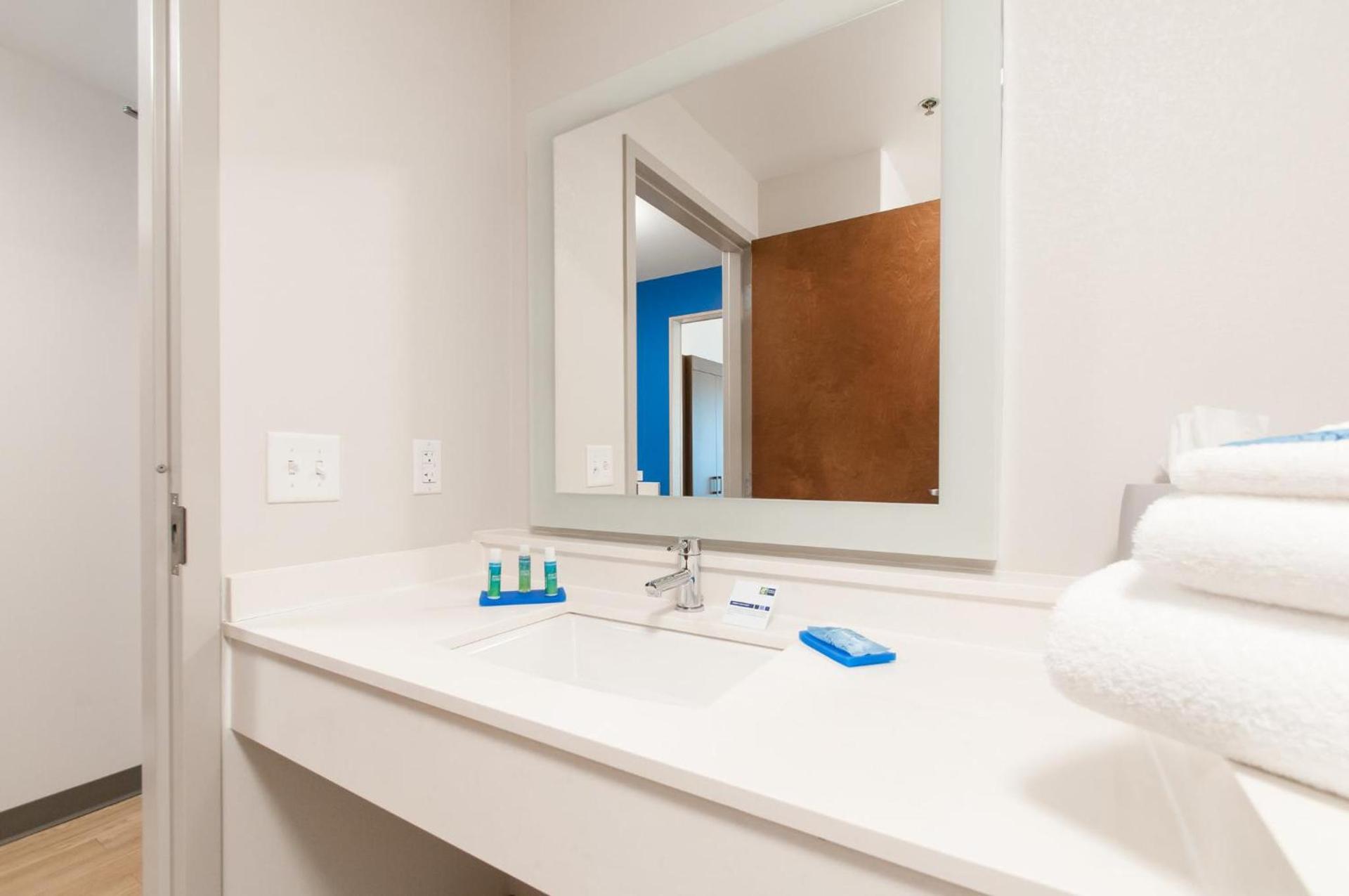 Holiday Inn Express Hotel & Suites Hagerstown by IHG photo 63