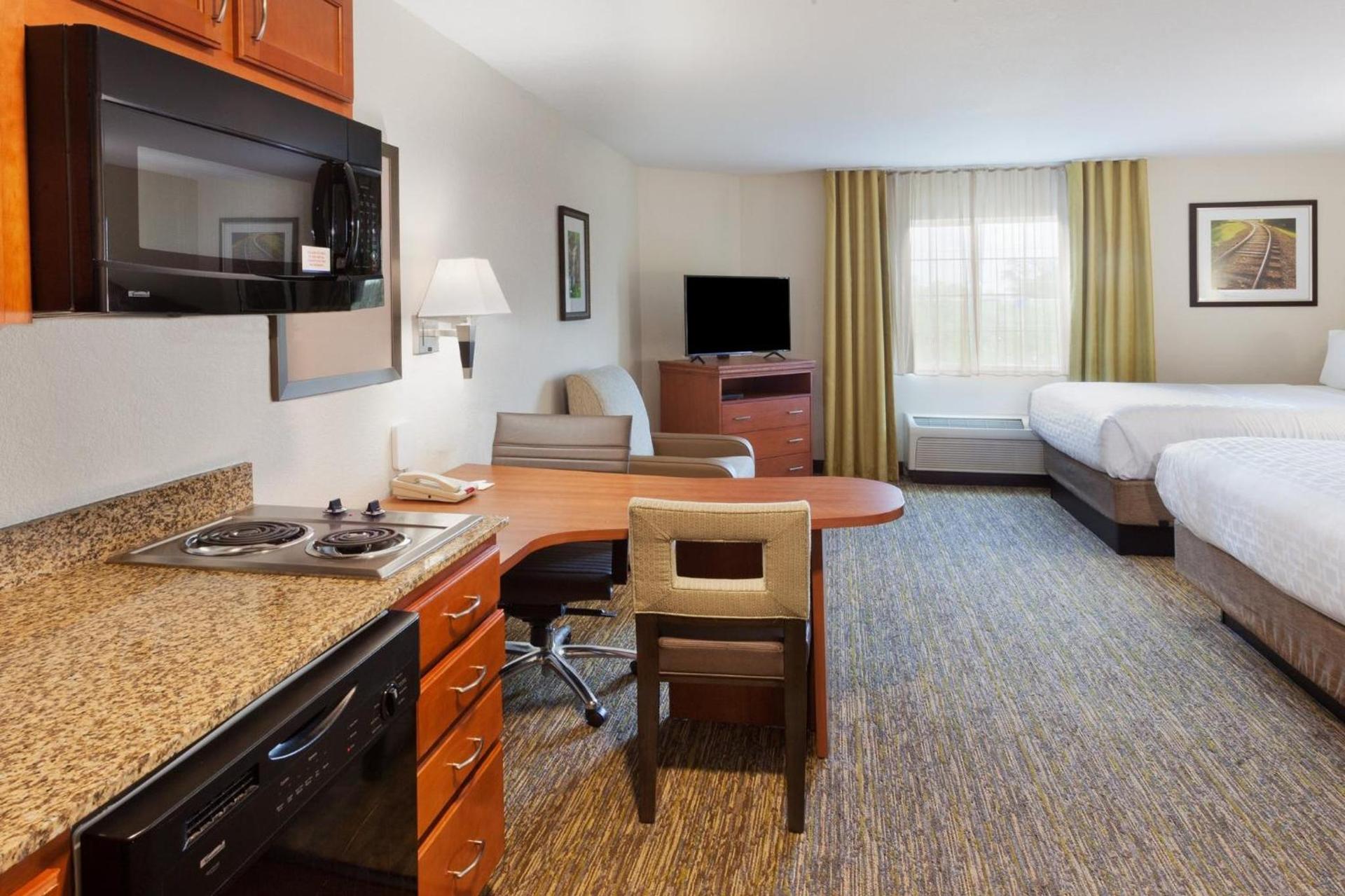 Candlewood Suites Eastchase Park by IHG photo 26