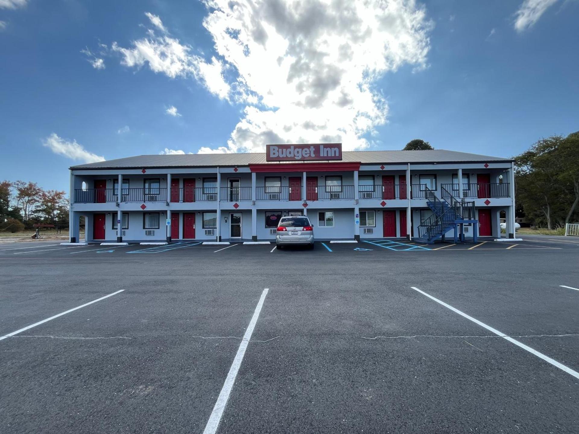 Budget Inn photo 2