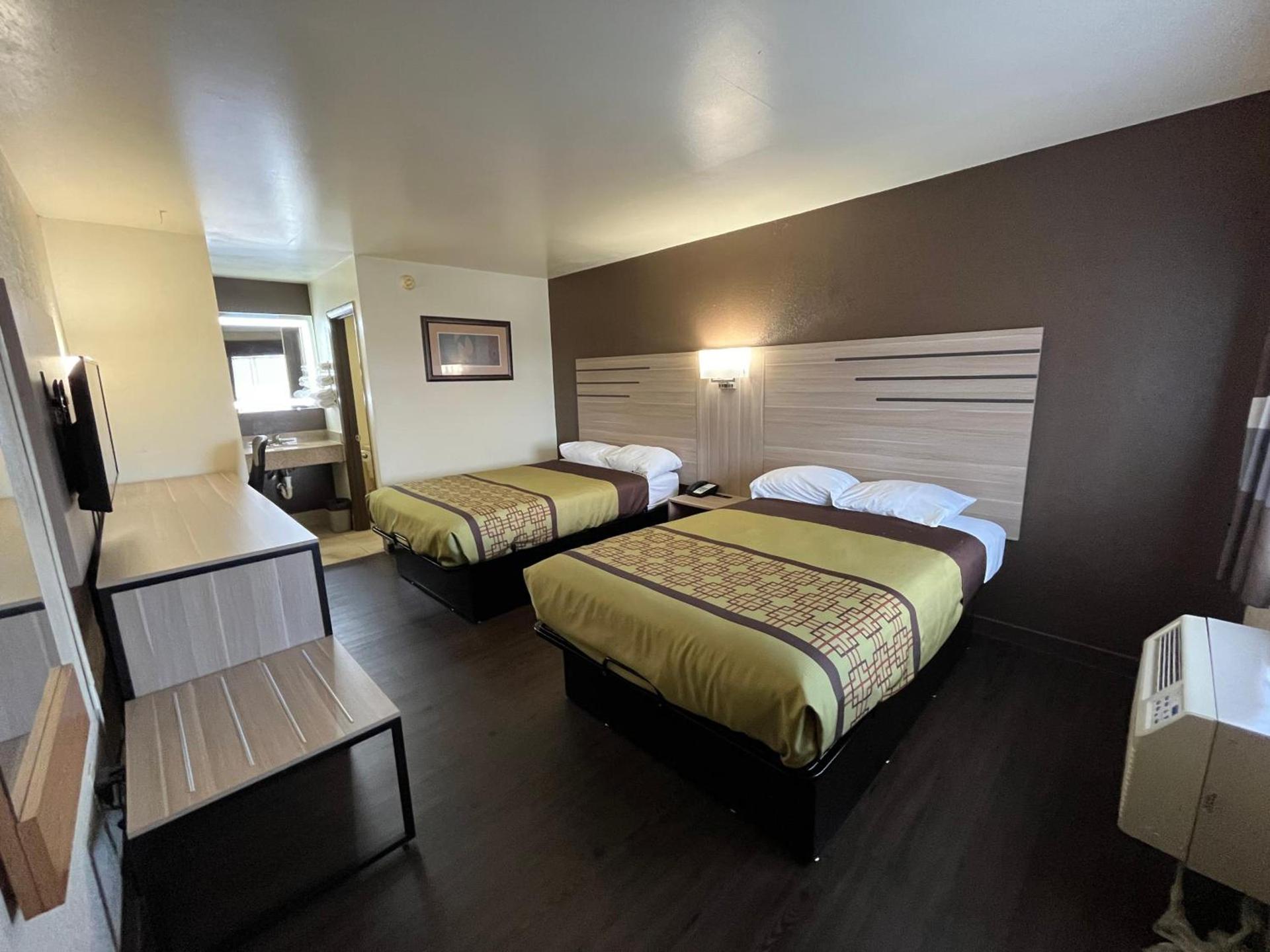 Budget Inn photo 12