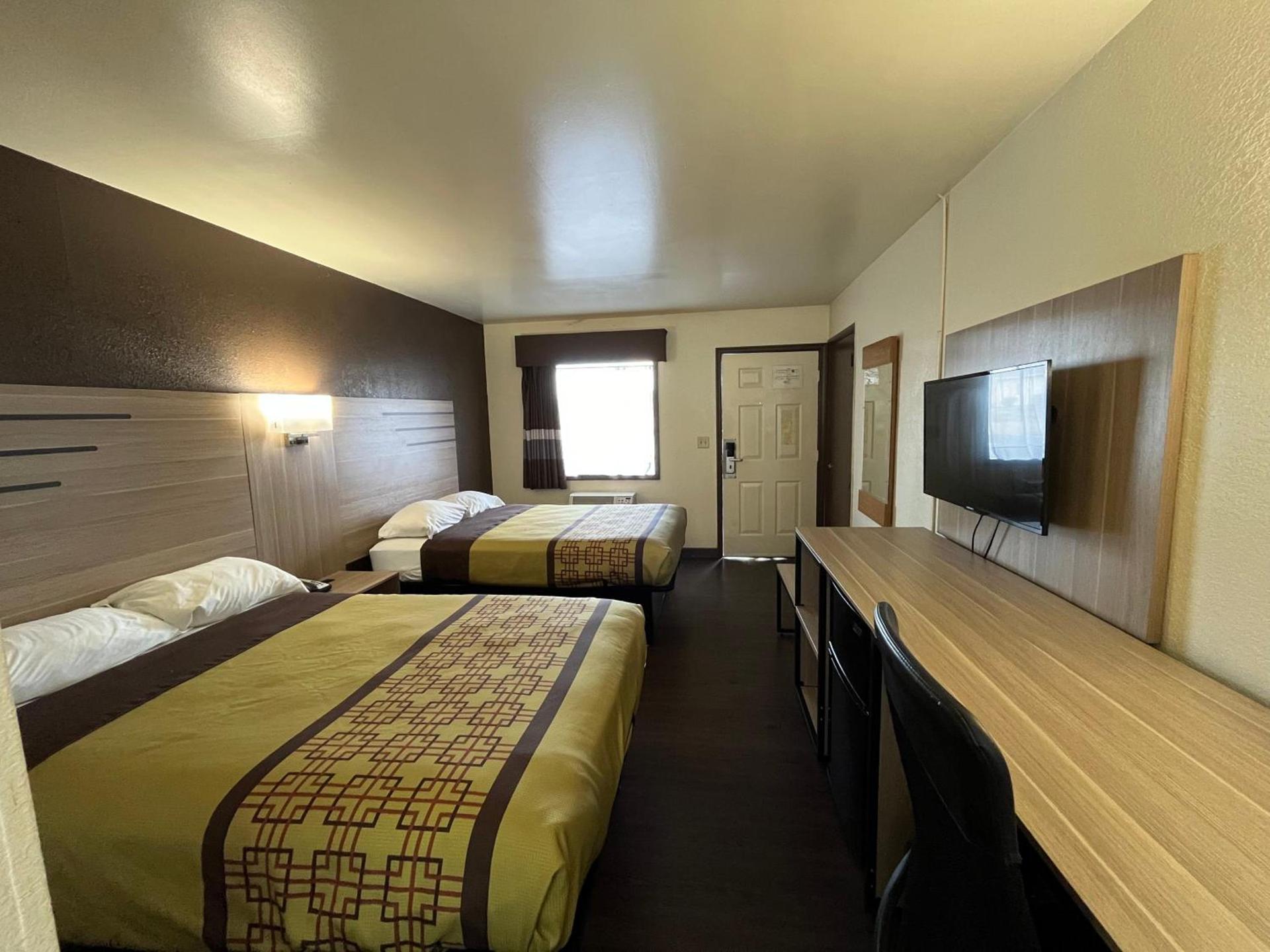 Budget Inn photo 8