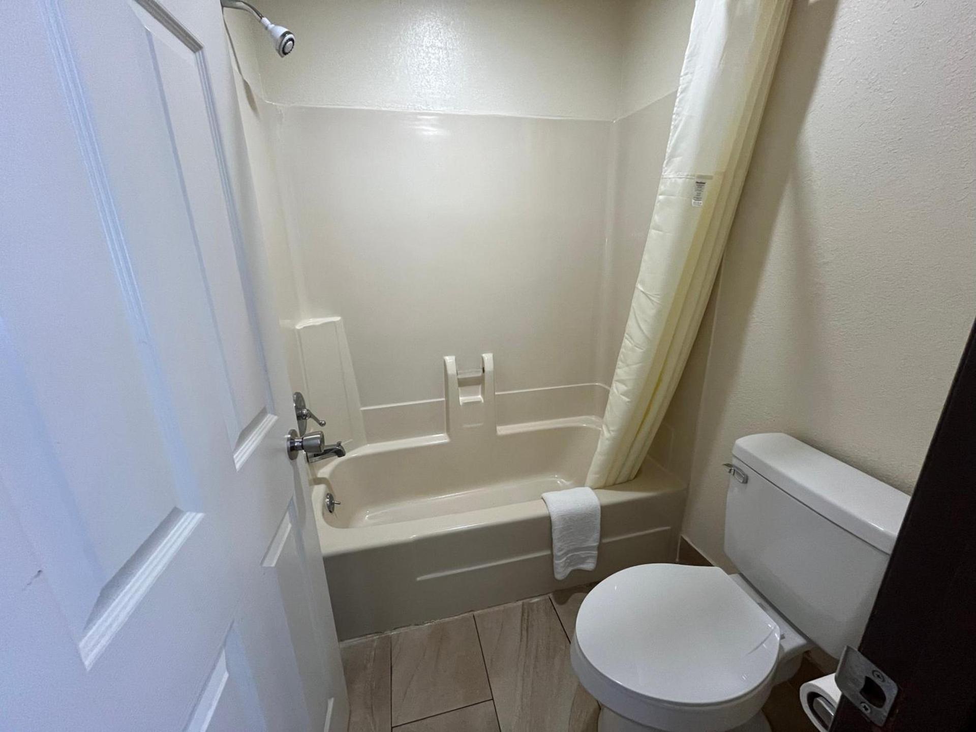 Budget Inn photo 17