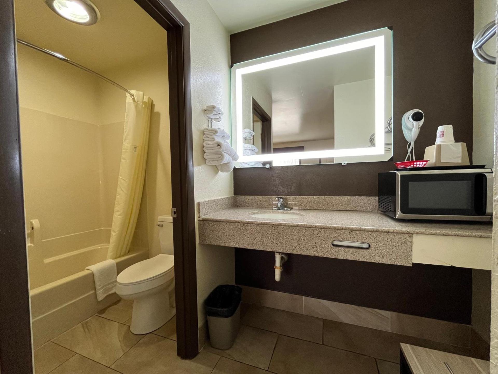 Budget Inn photo 19