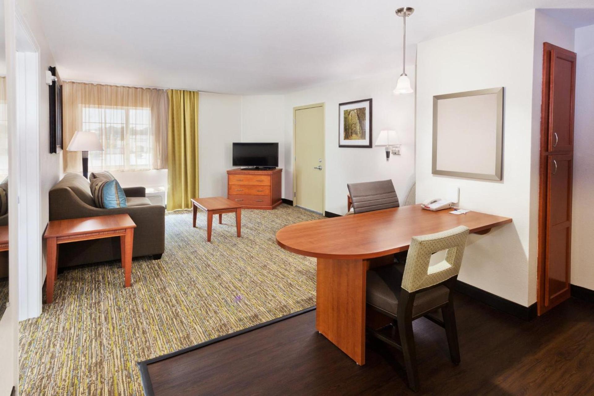 Candlewood Suites Eastchase Park by IHG photo 43