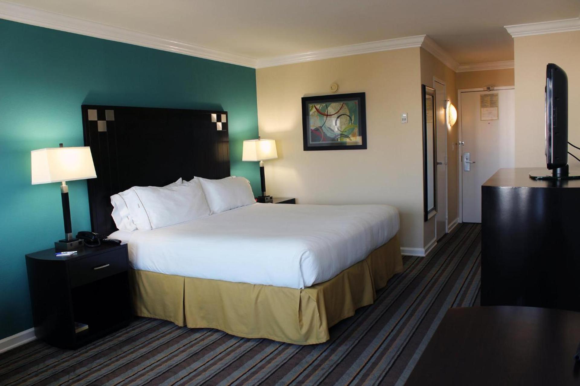 Holiday Inn Express Van Nuys by IHG photo 32