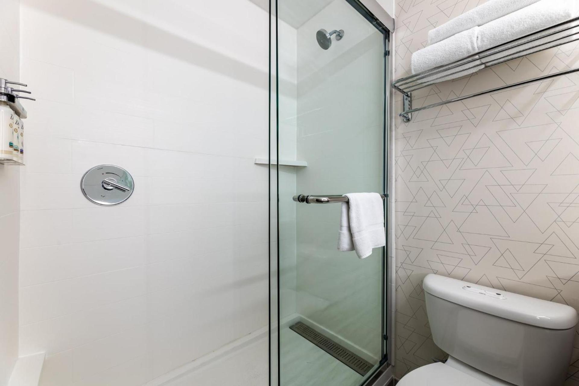 Holiday Inn Express Van Nuys by IHG photo 36