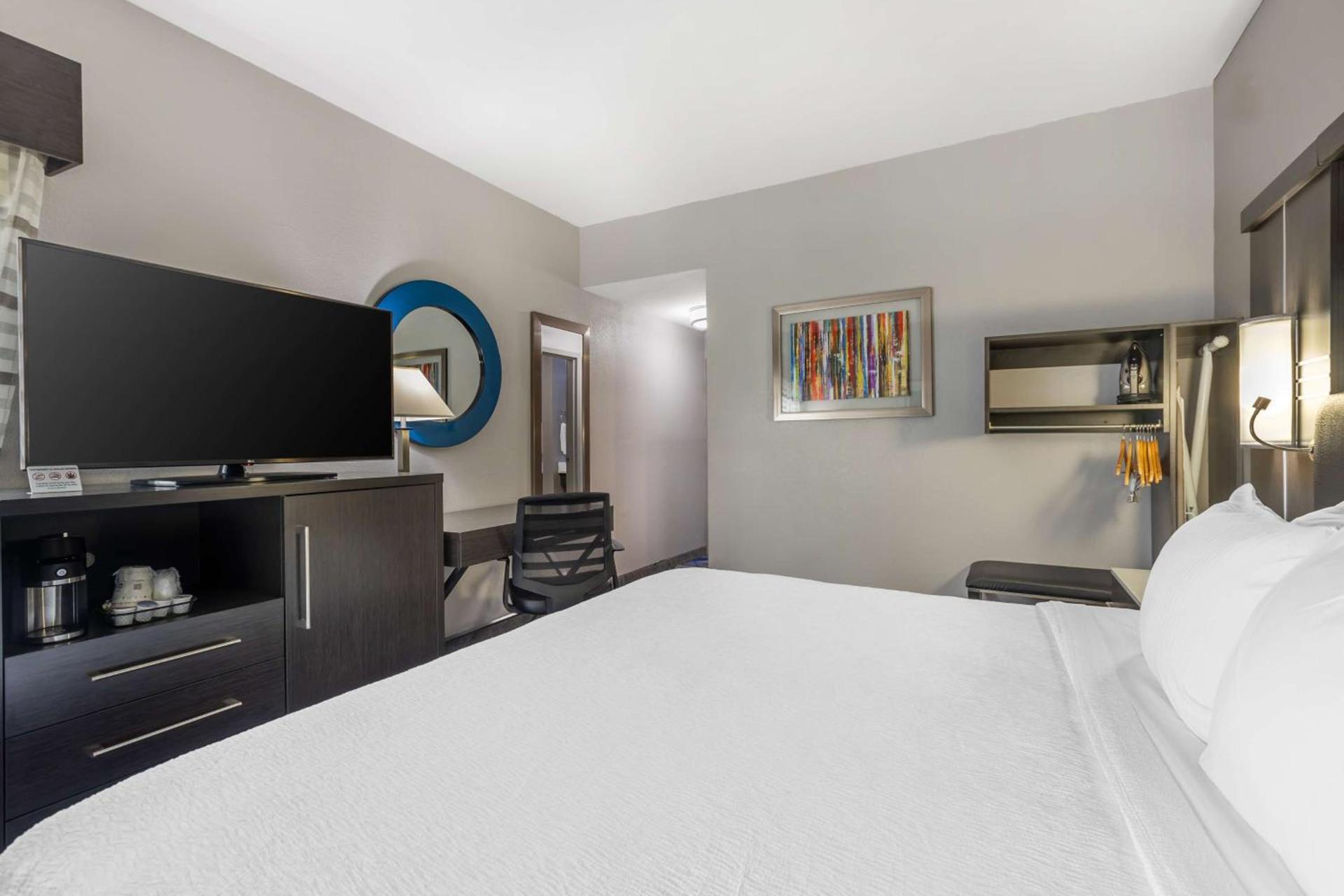 Best Western Plus Spartanburg photo 11