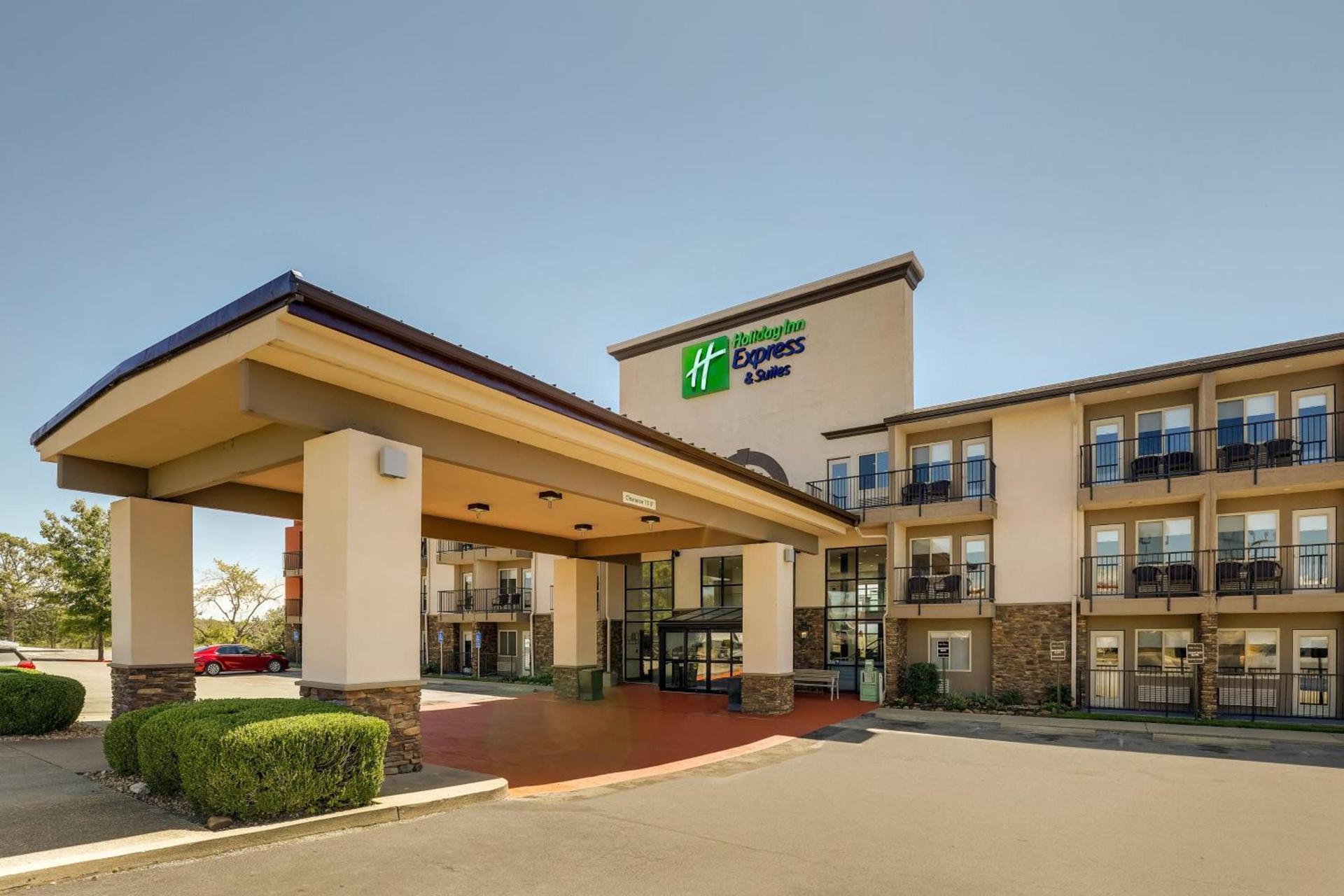 Holiday Inn Express Hotel & Suites Branson 76 Central by IHG photo 24