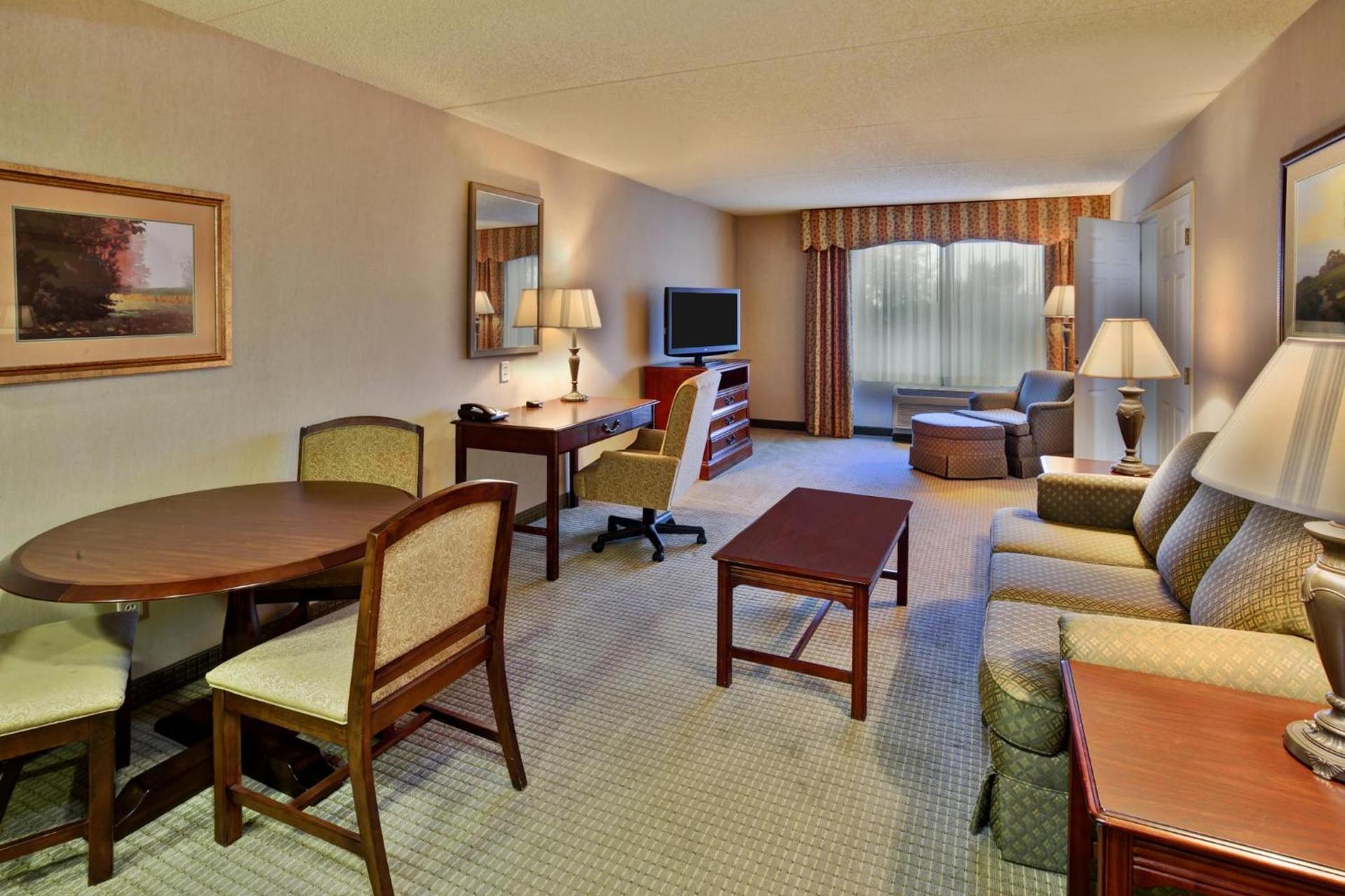 Holiday Inn Hotel & Suites Ann Arbor University of Michigan Area by IHG photo 60