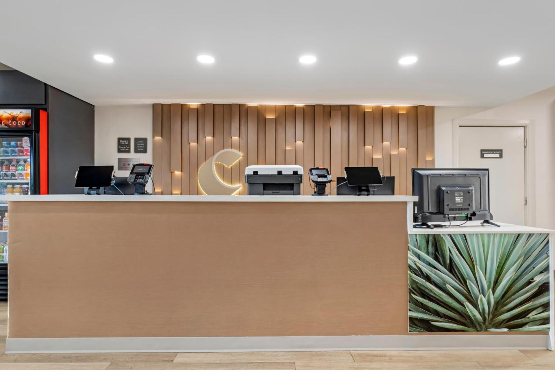 Comfort Suites Laredo - Nuevo Laredo photo 21