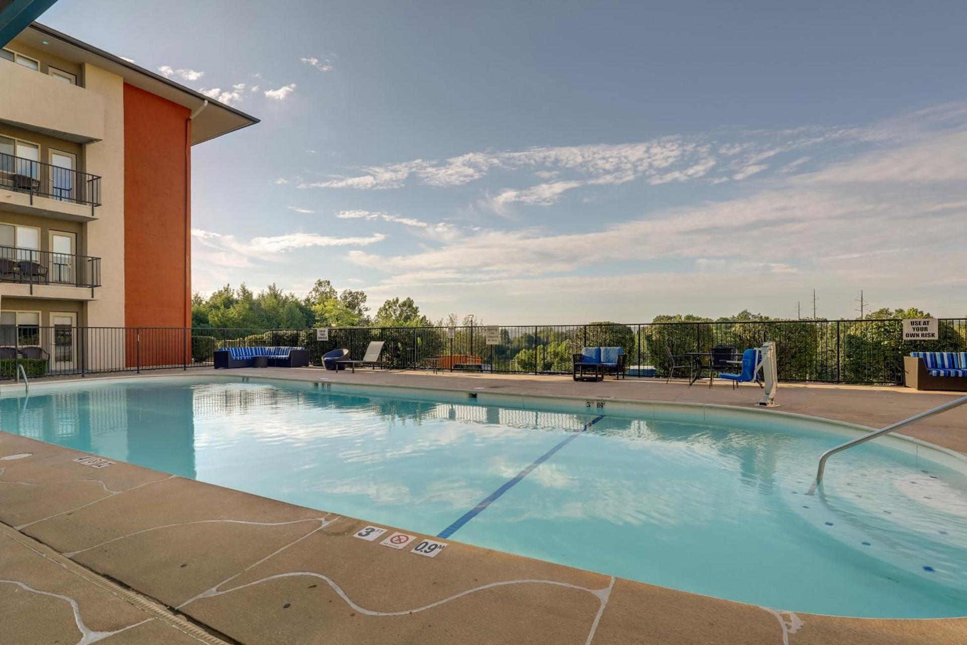 Holiday Inn Express Hotel & Suites Branson 76 Central by IHG photo 26