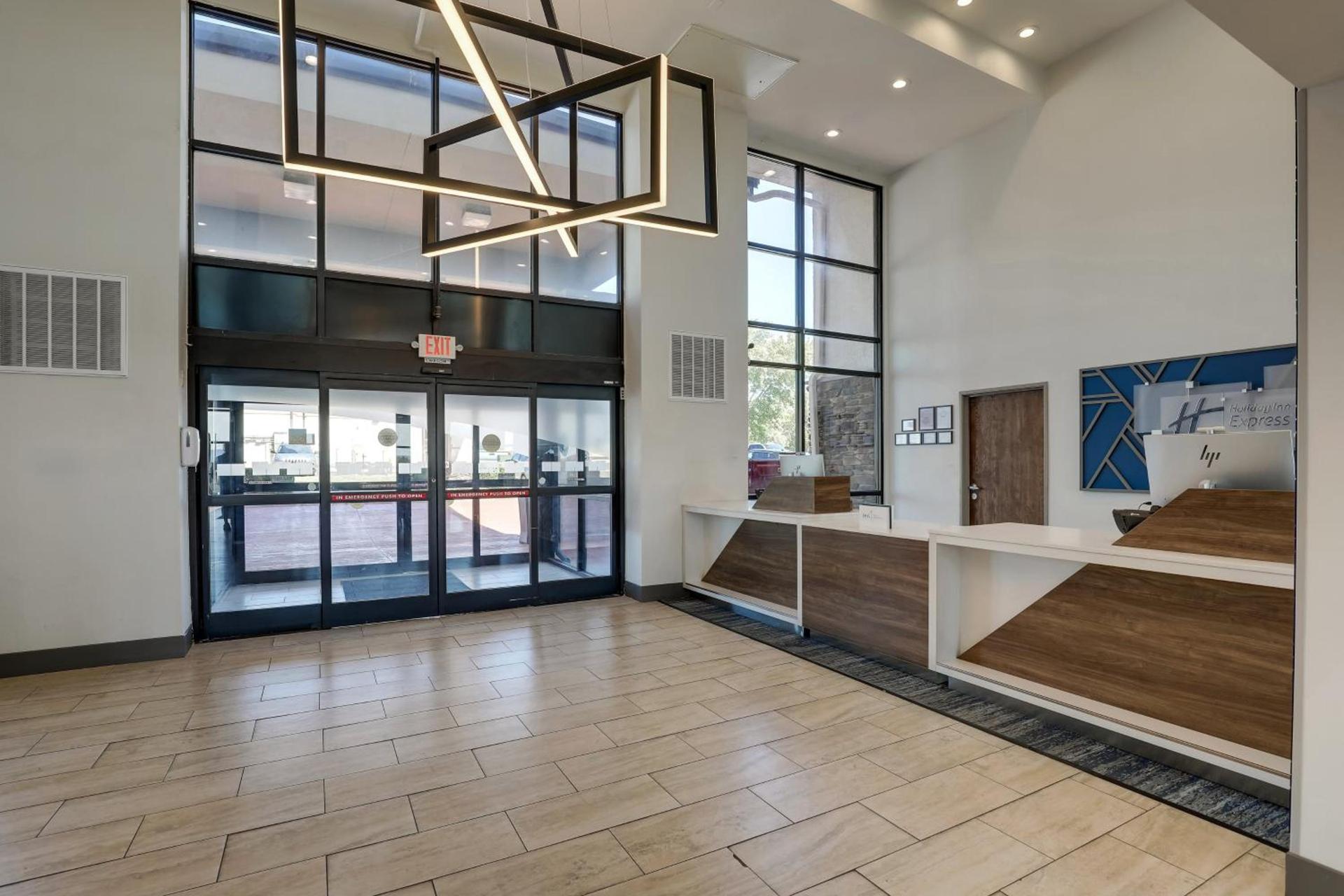 Holiday Inn Express Hotel & Suites Branson 76 Central by IHG photo 28
