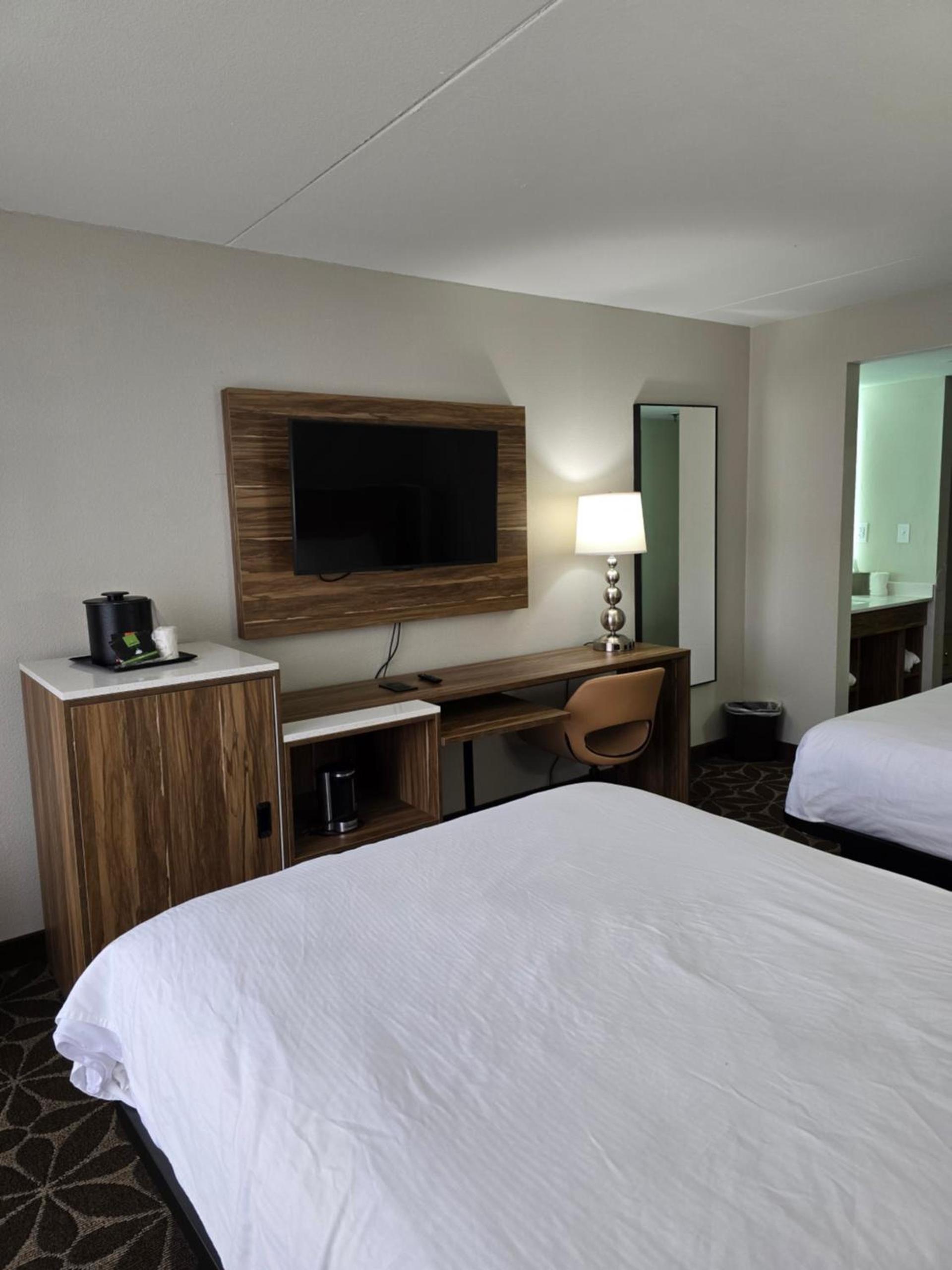 Wyndham Garden Williamsburg Busch Gardens Area photo 15