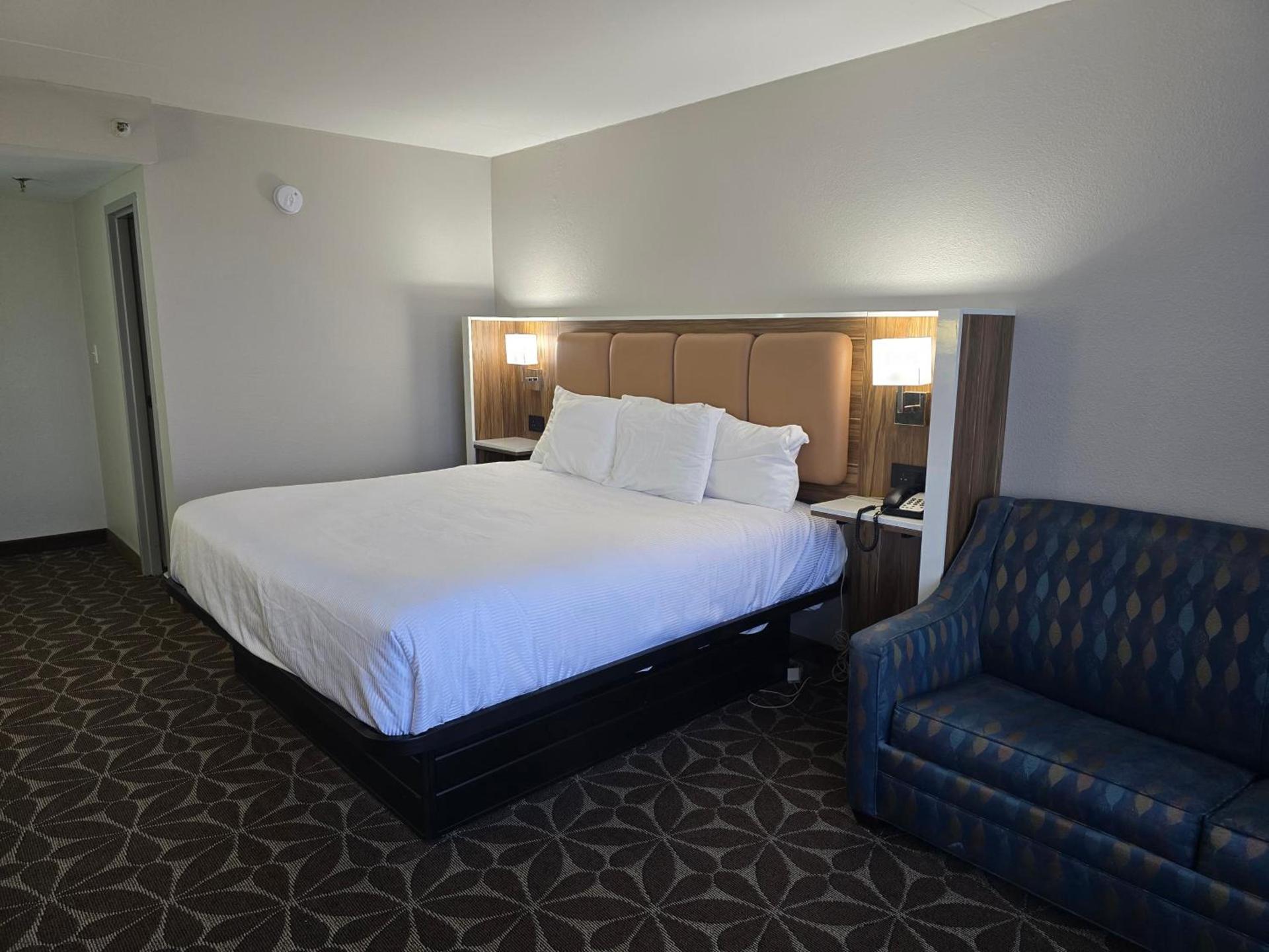 Wyndham Garden Williamsburg Busch Gardens Area photo 36
