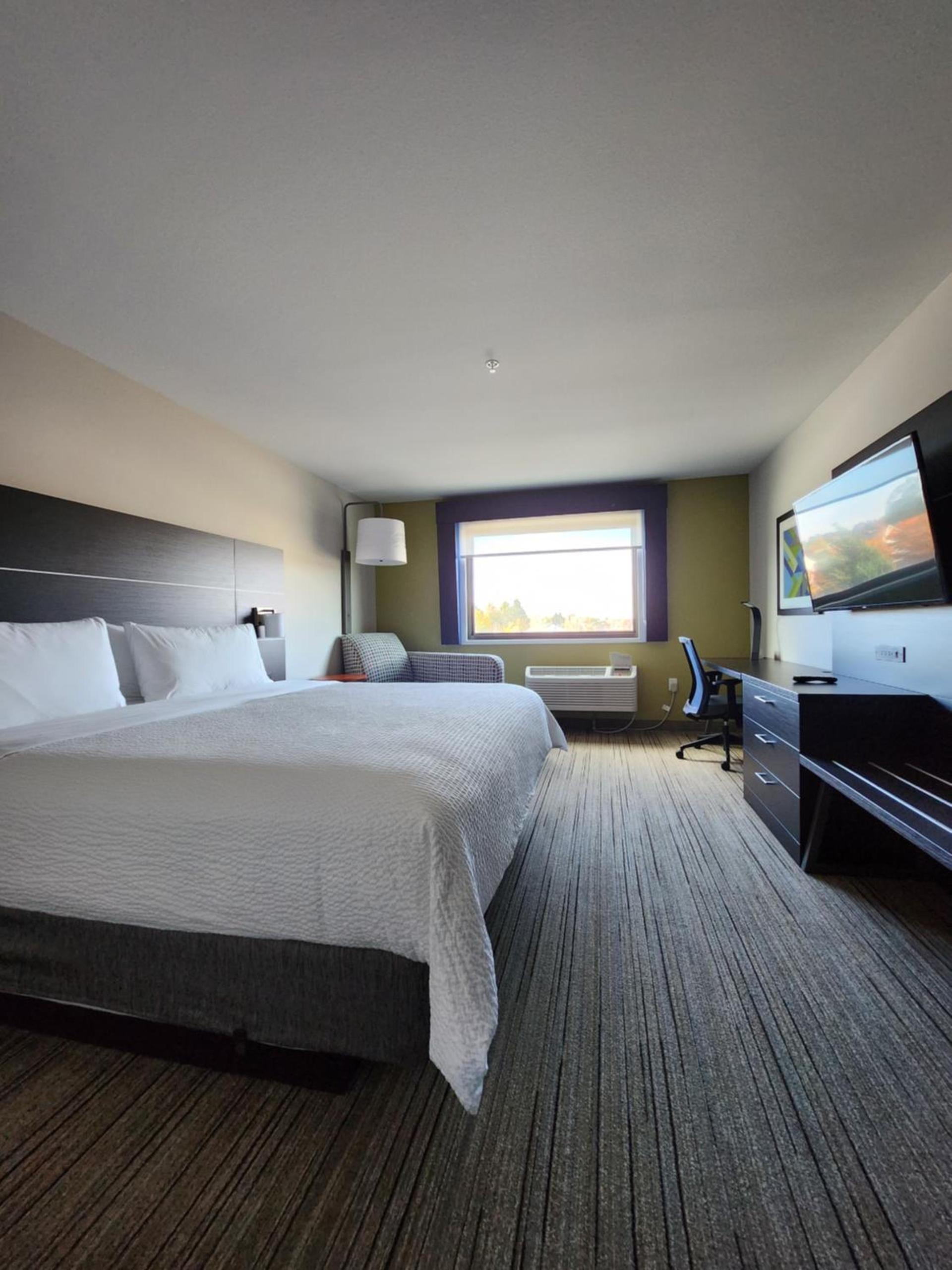 Holiday Inn Express & Suites - Camas by IHG photo 23