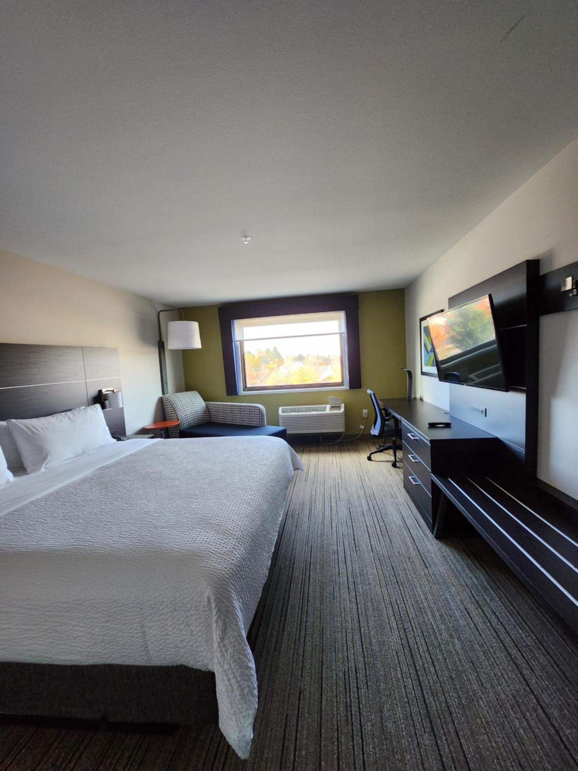 Holiday Inn Express & Suites - Camas by IHG photo 24
