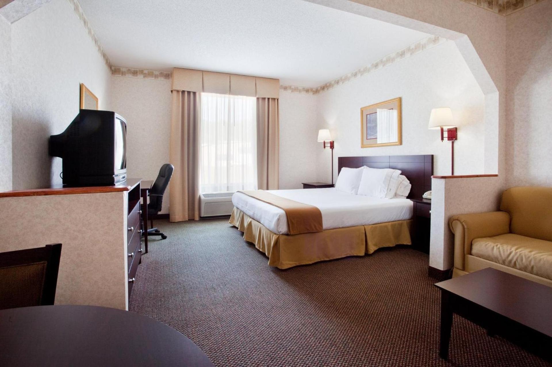 Holiday Inn Express & Suites Hiawassee by IHG photo 63