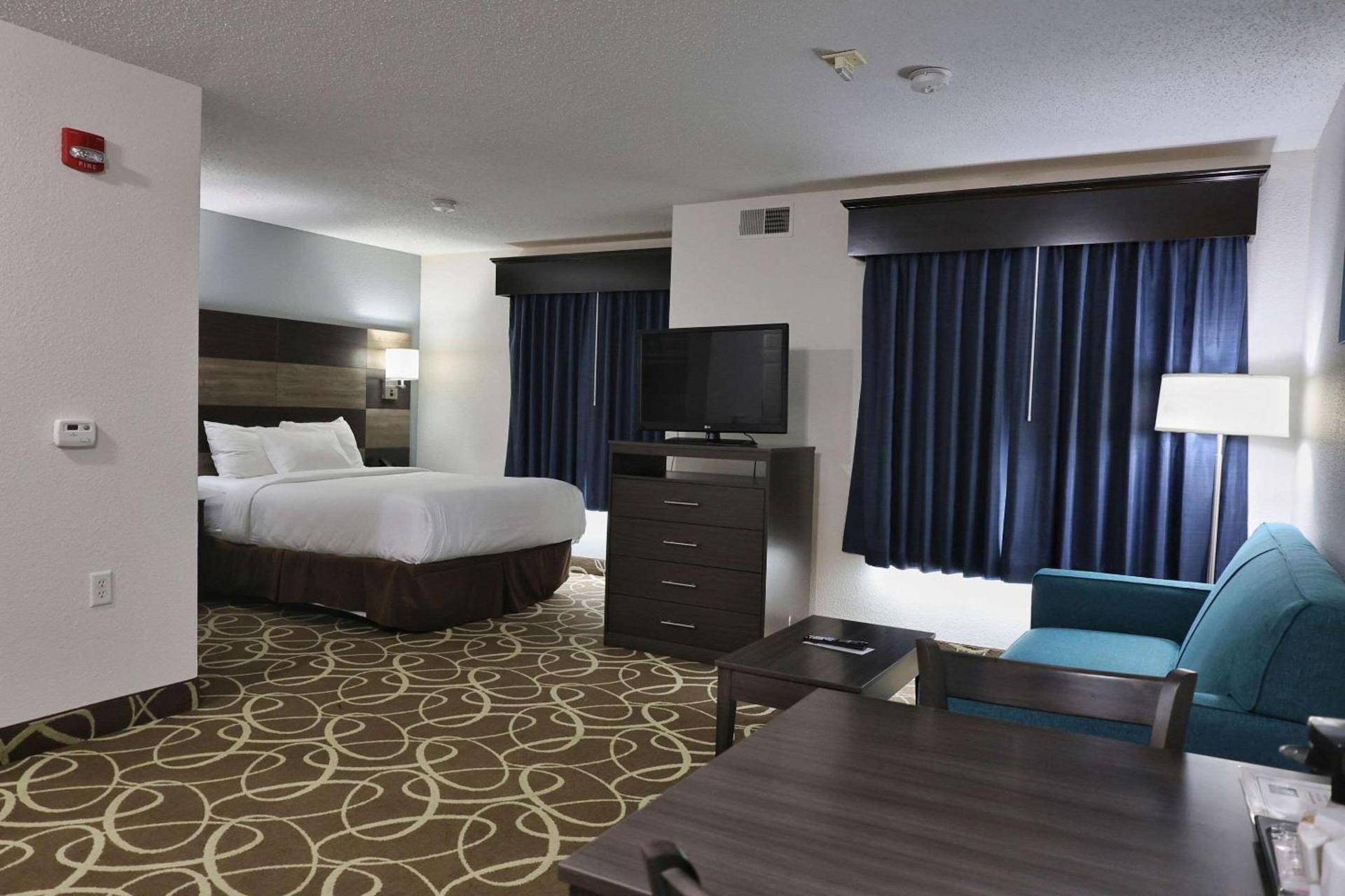 MainStay Suites Madison Airport photo 28