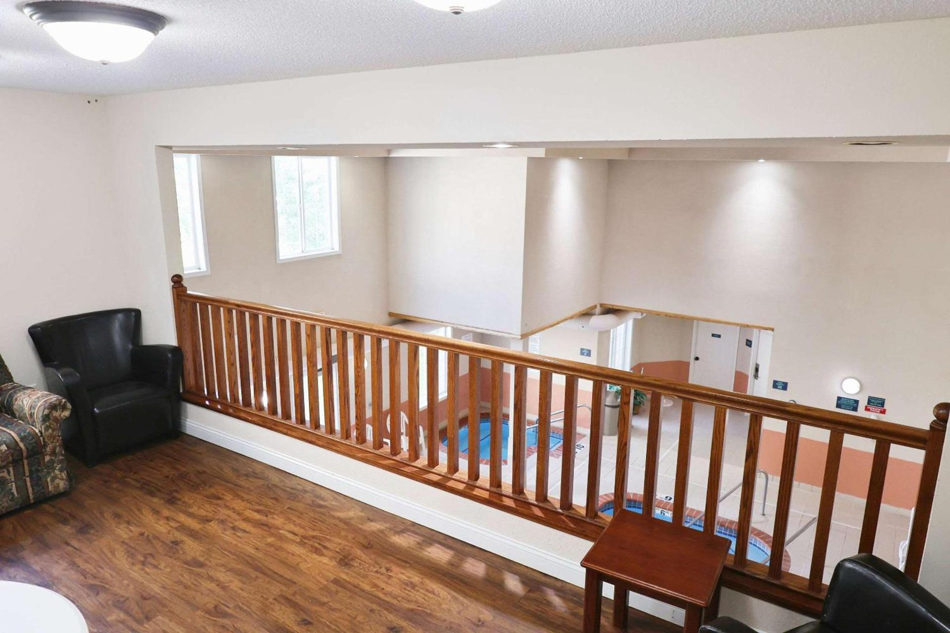 MainStay Suites Madison Airport photo 42