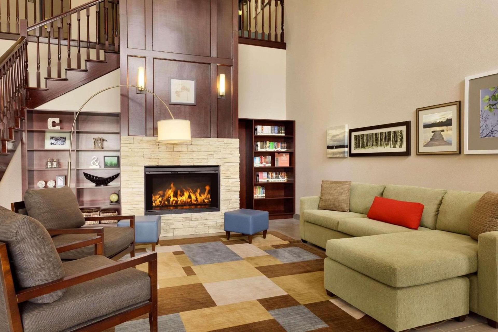 Country Inn & Suites by Radisson, Harrisonburg, VA photo 2