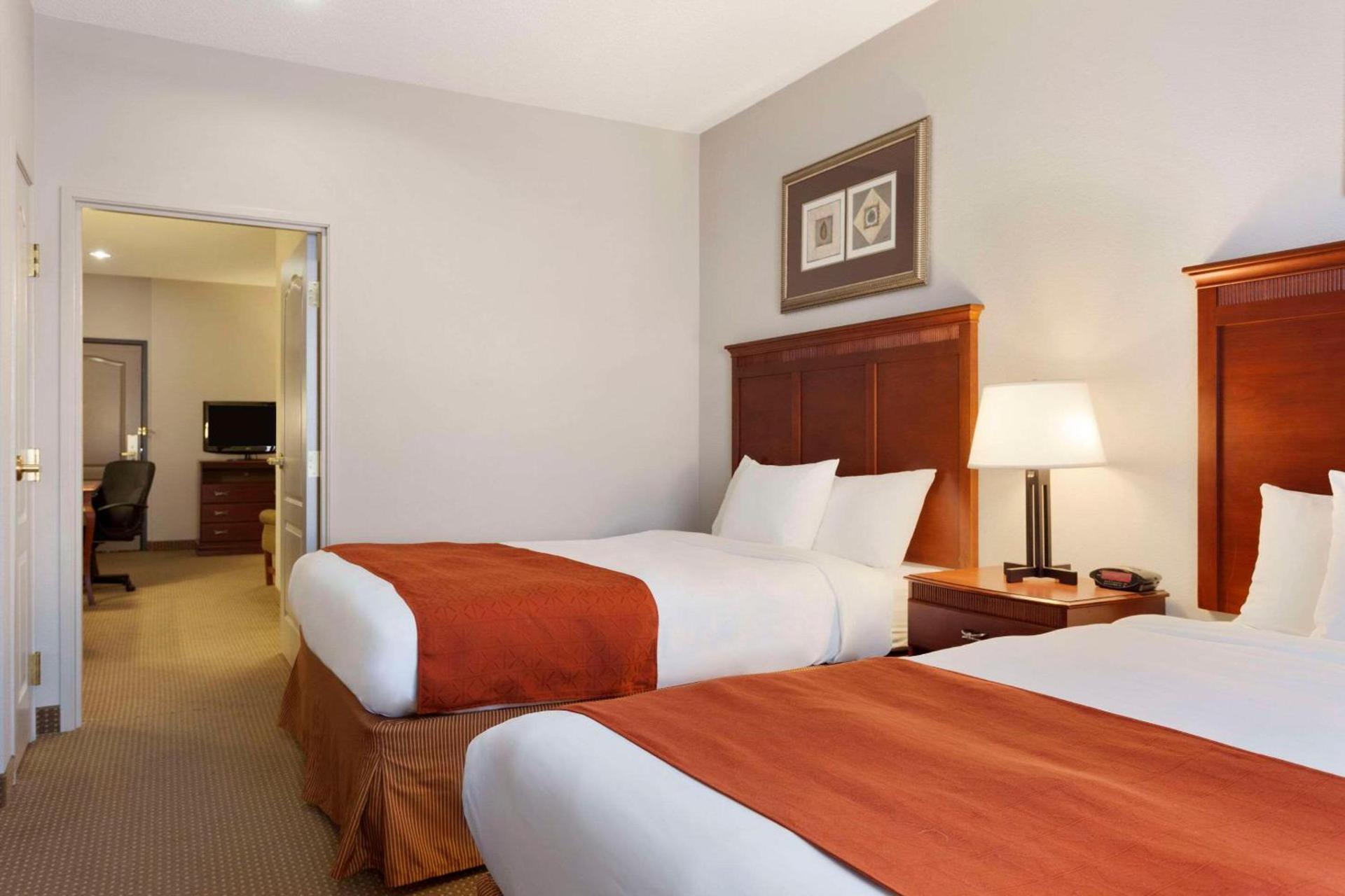 Country Inn & Suites by Radisson, Harrisonburg, VA photo 10