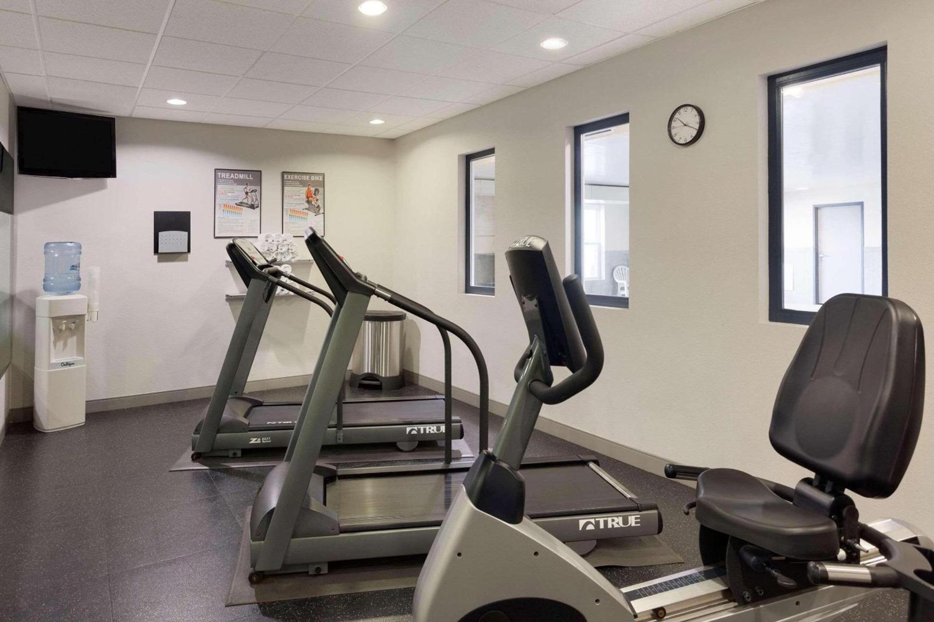 Country Inn & Suites by Radisson, Harrisonburg, VA photo 11