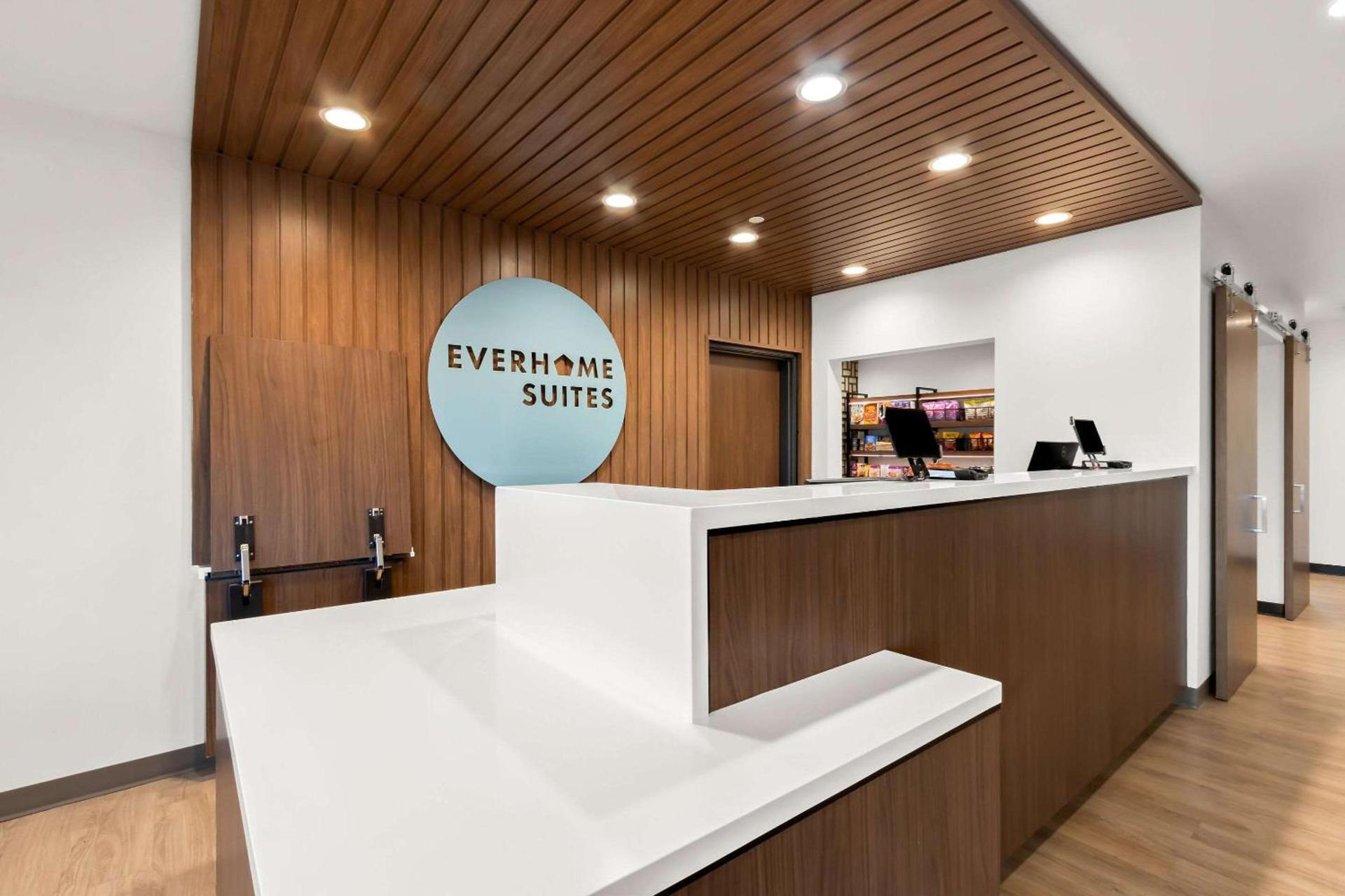 Everhome Suites Glendale Sports Entertainment District by Choice Hotels photo 6