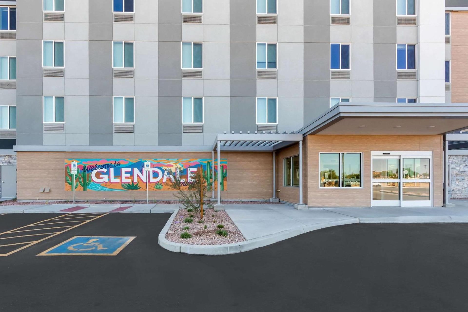Everhome Suites Glendale Sports Entertainment District by Choice Hotels photo 1