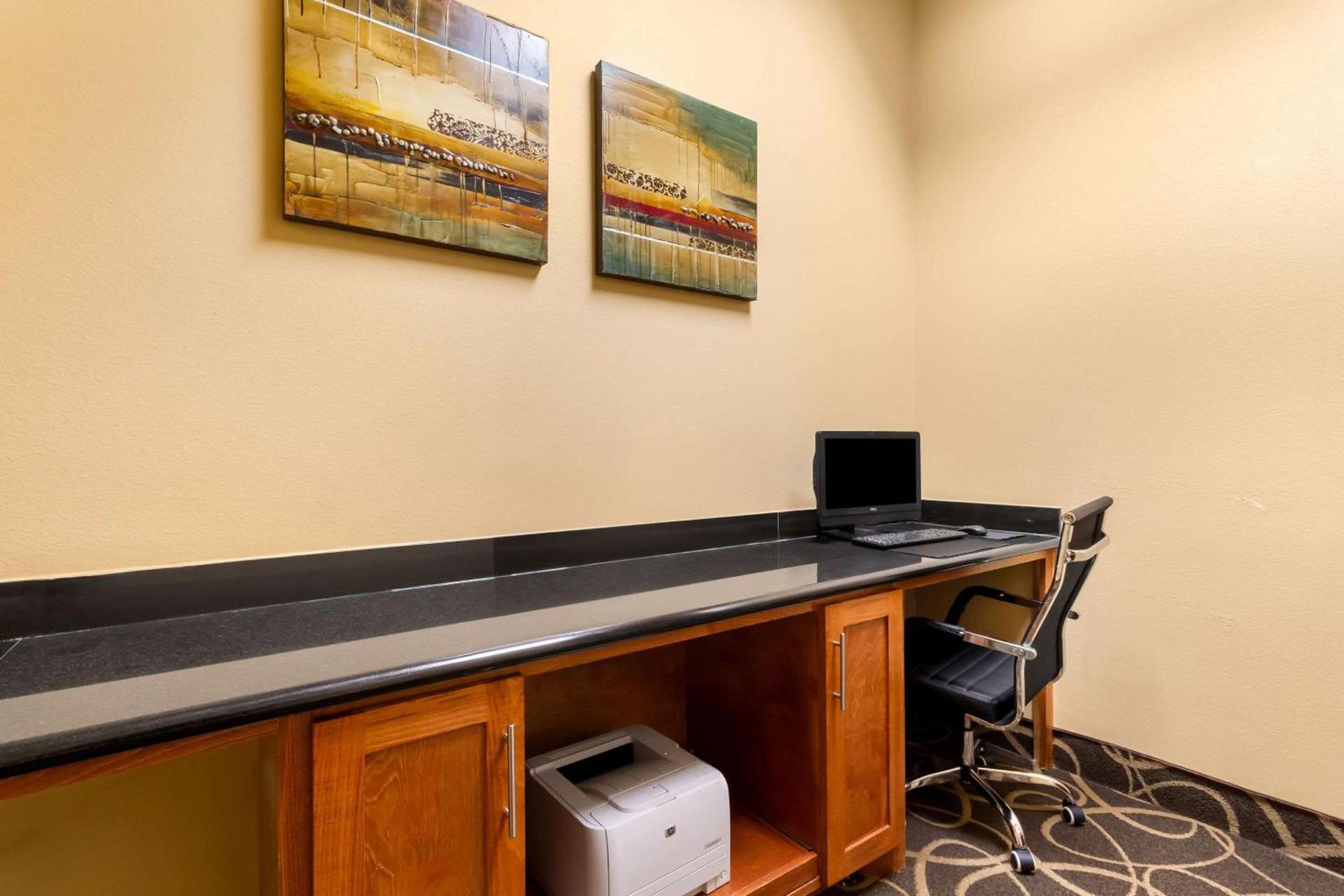 Comfort Suites at Katy Mills photo 19