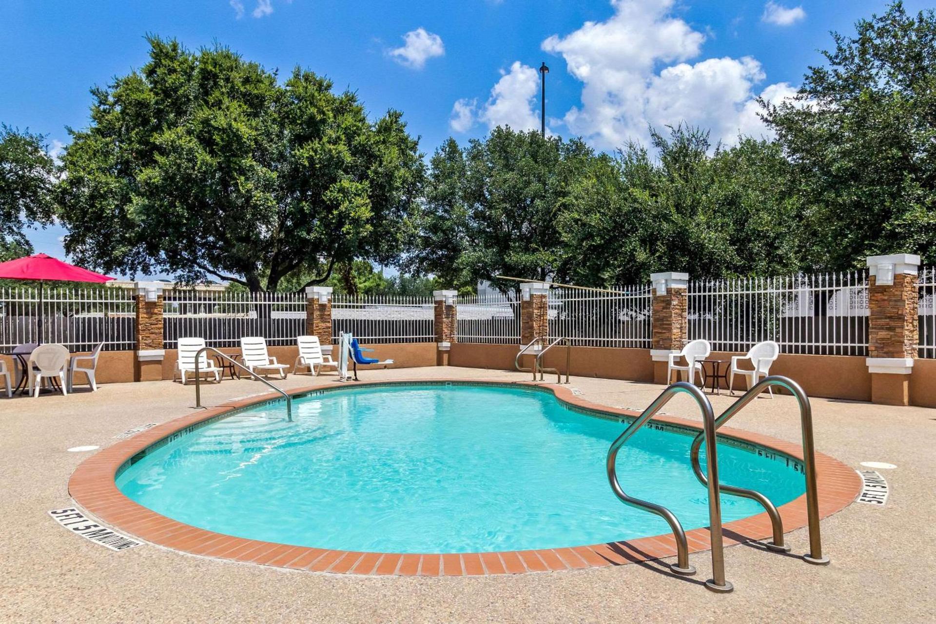 Comfort Suites at Katy Mills photo 15