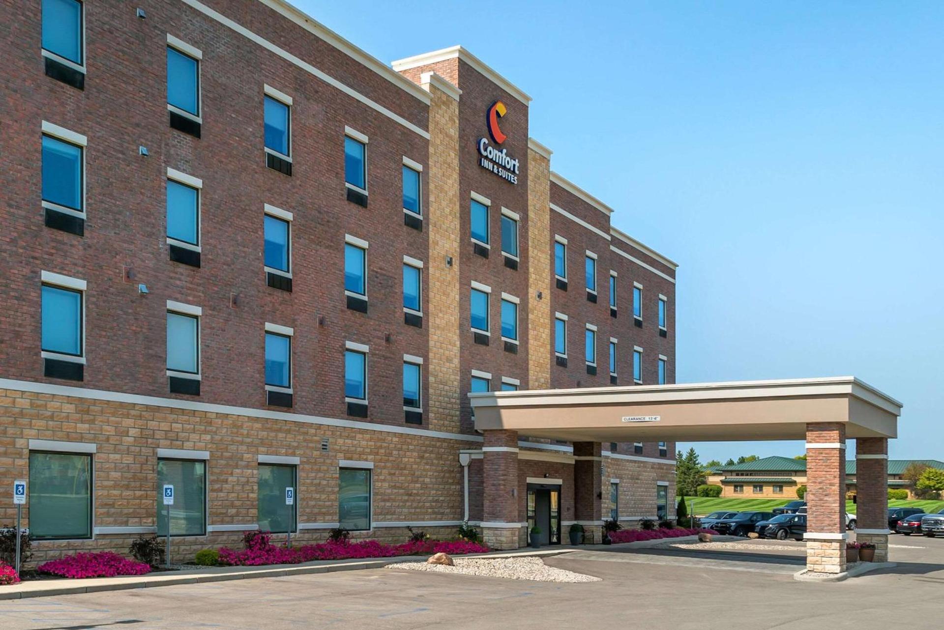 Comfort Inn & Suites Adrian photo 2