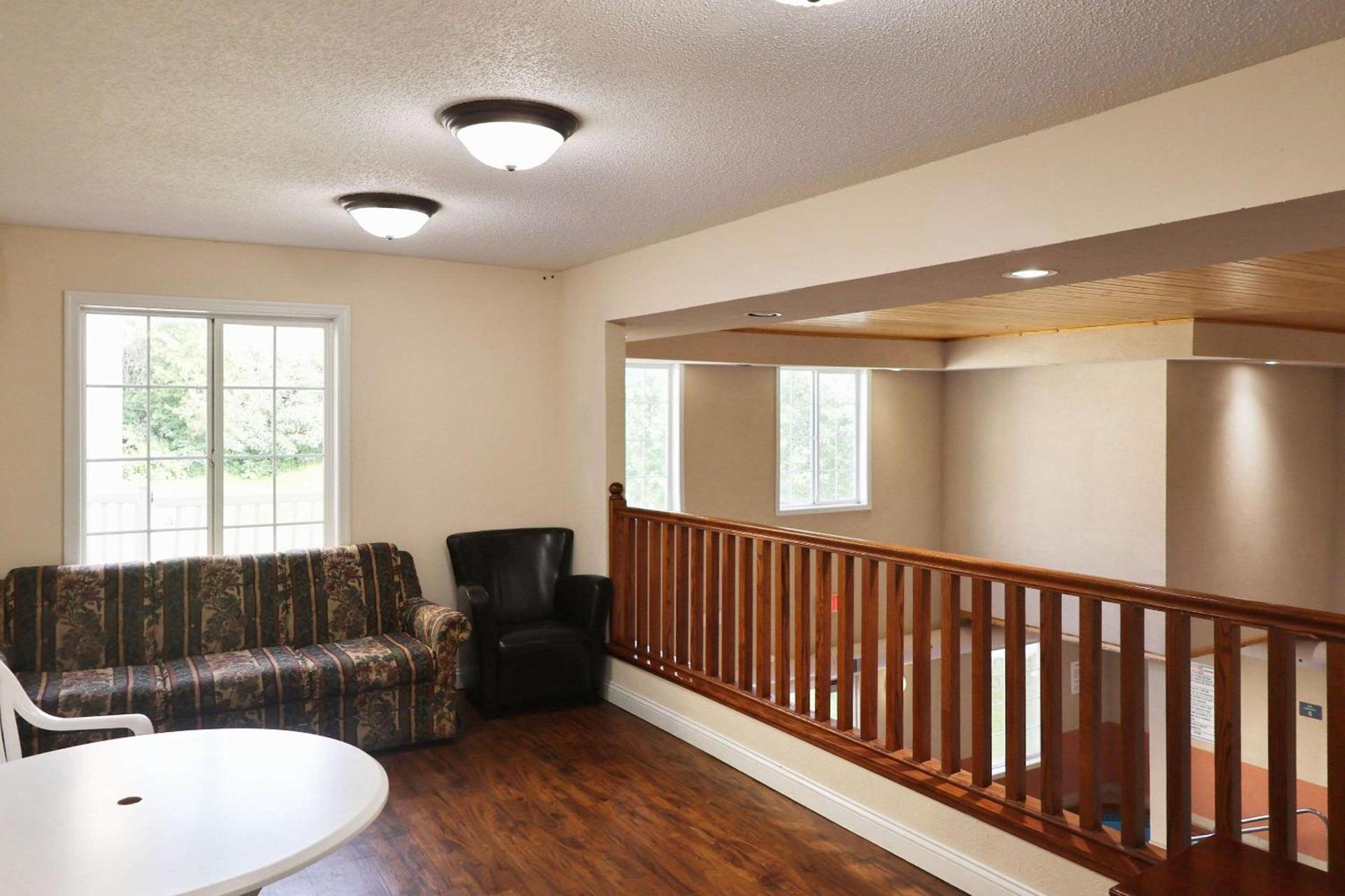 MainStay Suites Madison Airport photo 43