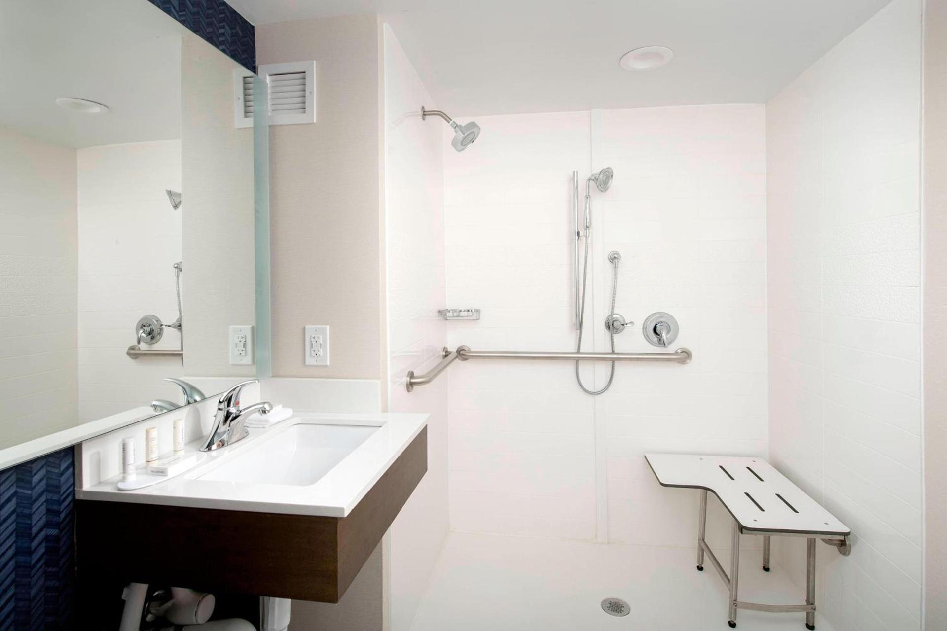 Fairfield Inn & Suites by Marriott Alexandria West/Mark Center photo 8