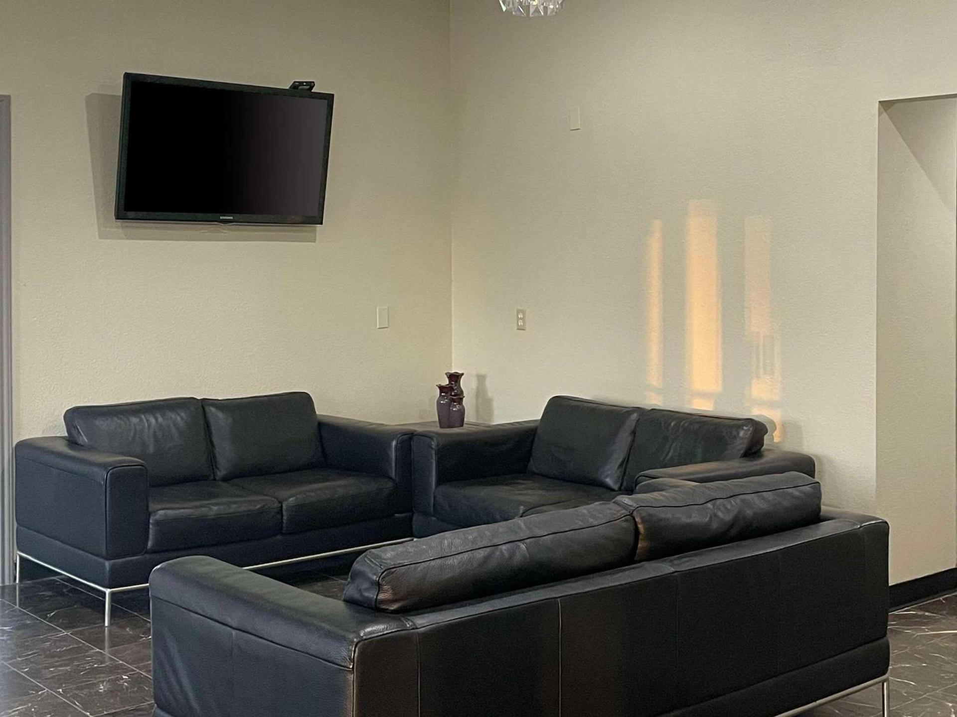 Econo Lodge Inn & Suites Sweetwater I-20 photo 5