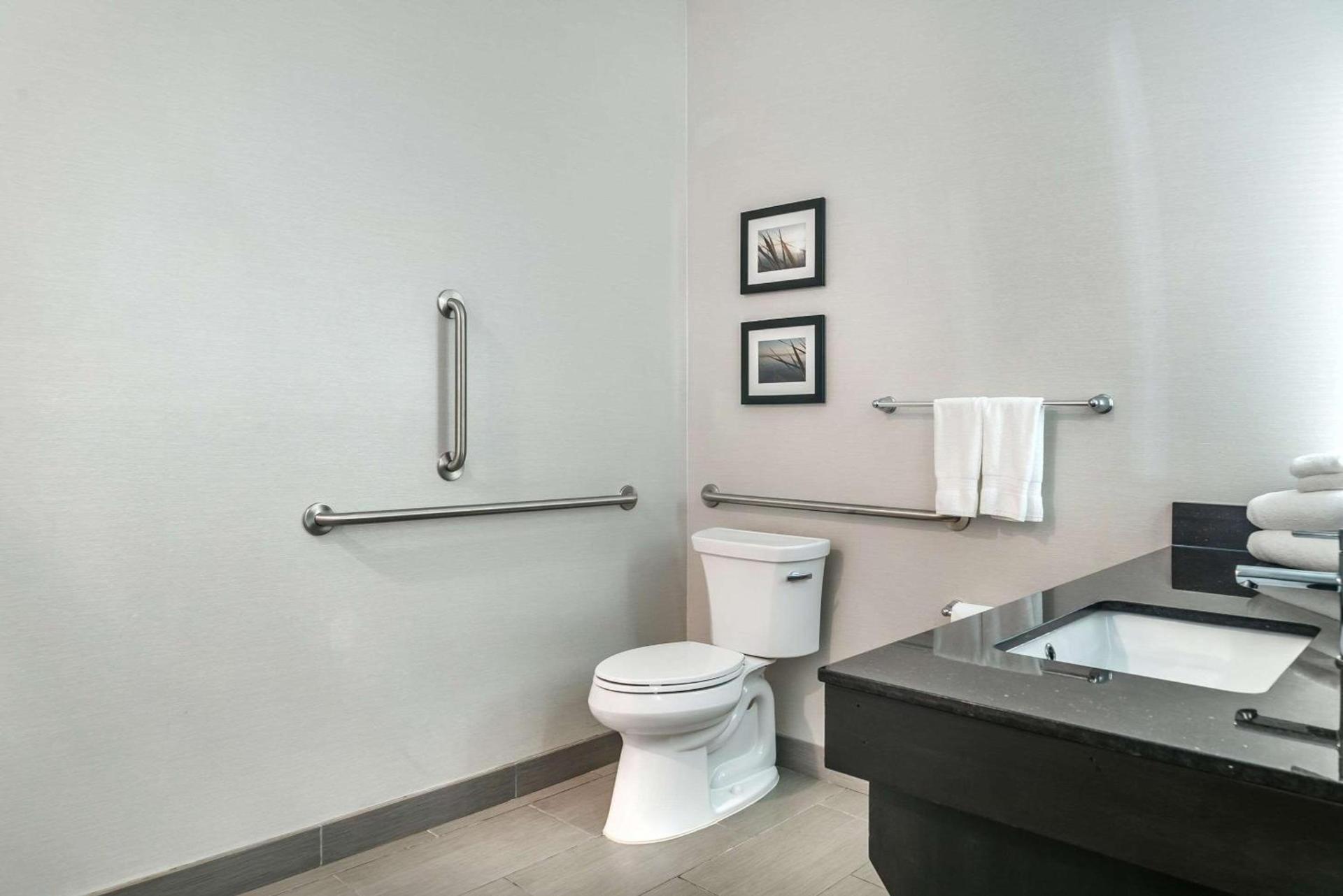 Comfort Inn & Suites Adrian photo 9