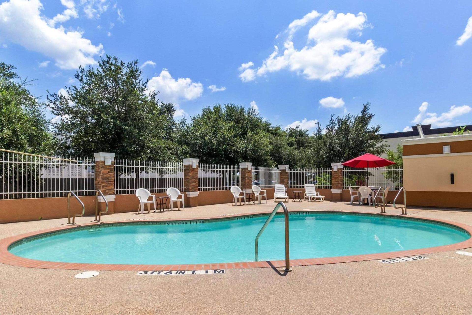 Comfort Suites at Katy Mills photo 16